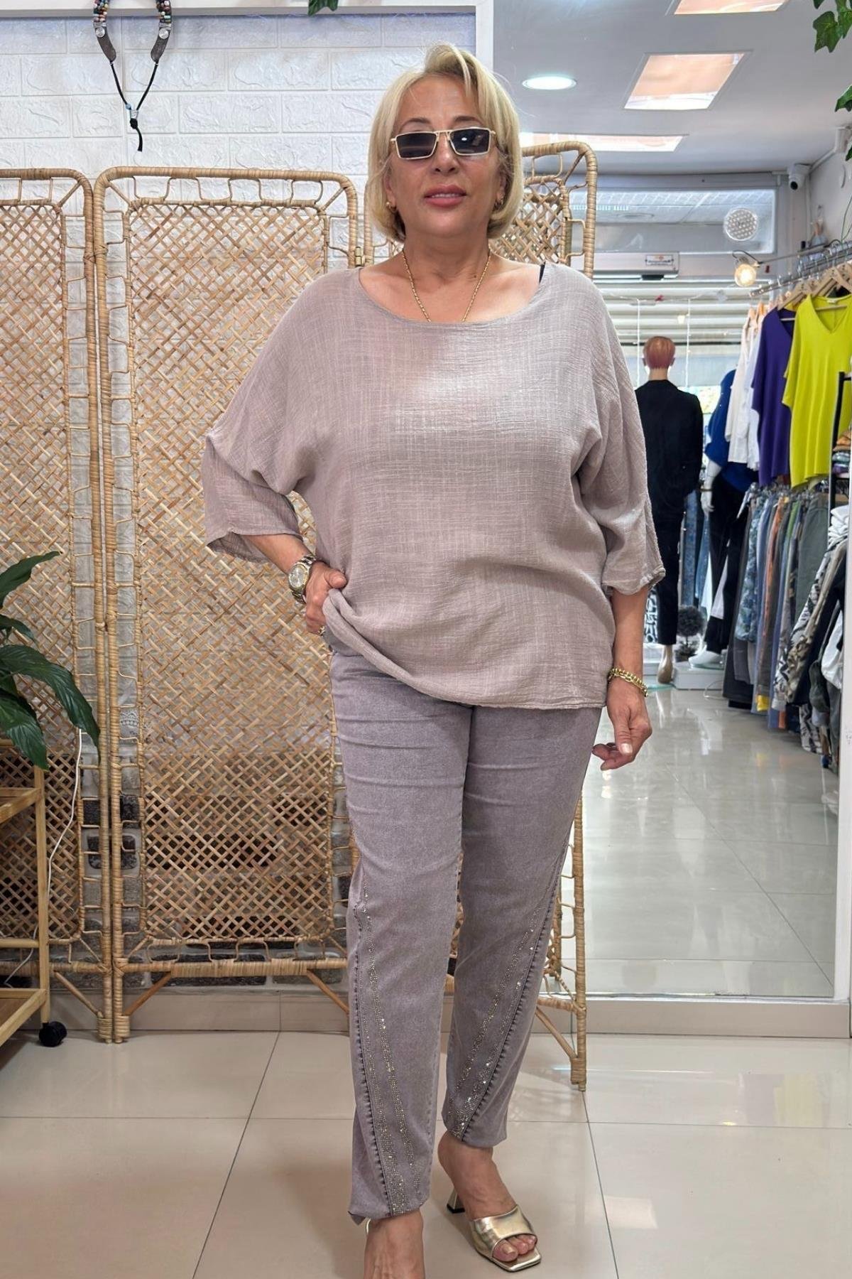 Yanları Taşlı, Likralı Pantolon Vizon