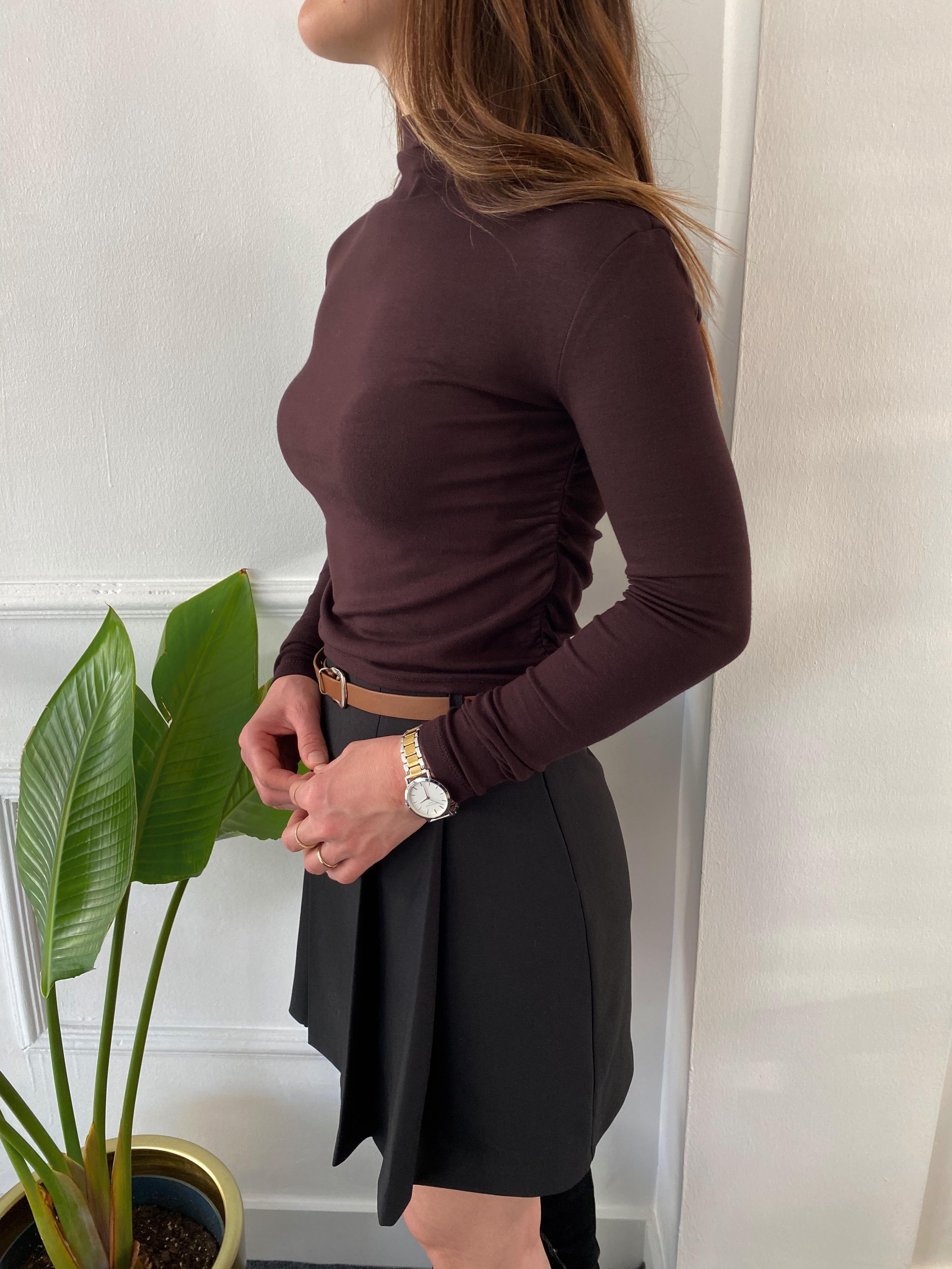 Dik Yaka Bambu Yandan Büzgülü Body Kahve