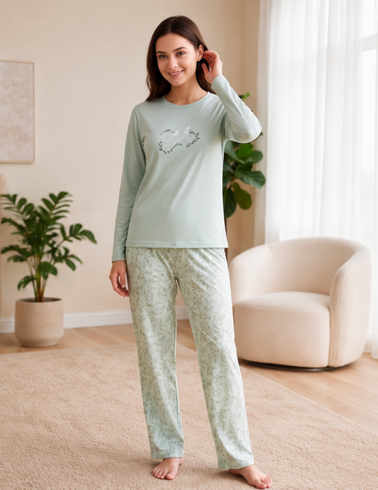 Kadın Viskon Pijama Takımı Kışlık Uzun Kollu Bisiklet Yaka Desenli Rahat Pijama M L XL XXL 89-157Uzun Kol PijamaFLZKadın Viskon Pijama Takımı Kışlık Uzun Kollu Bisiklet Yaka Desenli Rahat Pijama M L XL XXL 89-157