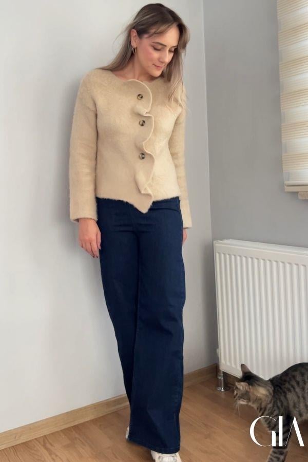 Bej Renk İçi Triko Dışı Yün Tasarım Hırka