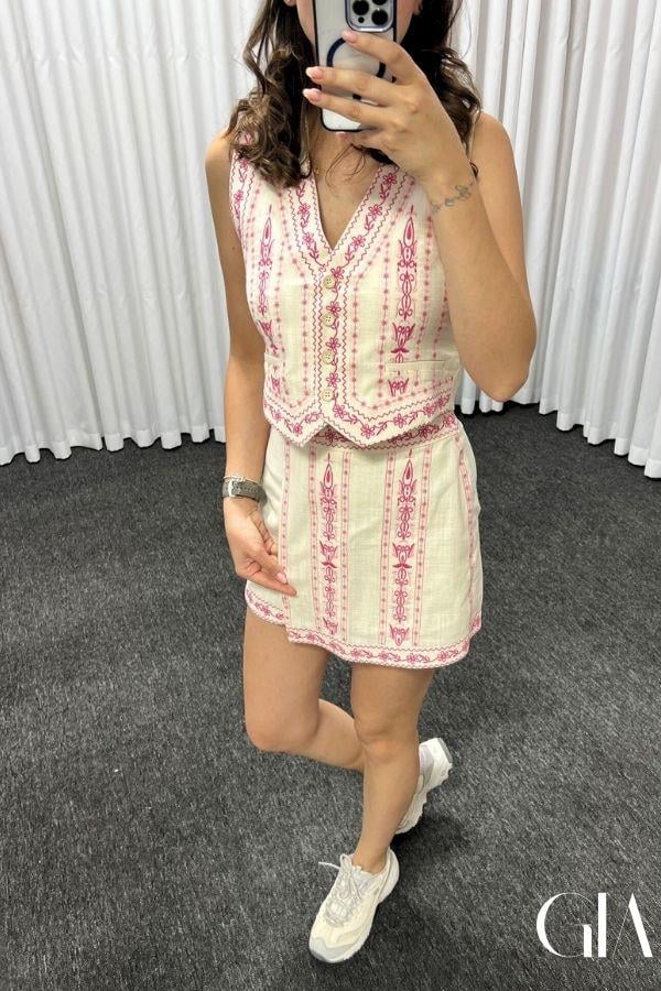 Pembe Nakış Detaylı Keten Yelekli Takım