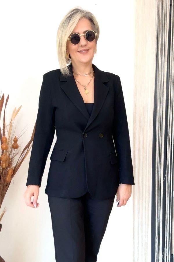 Siyah Önden İki Düğmeli Blazer Ceket