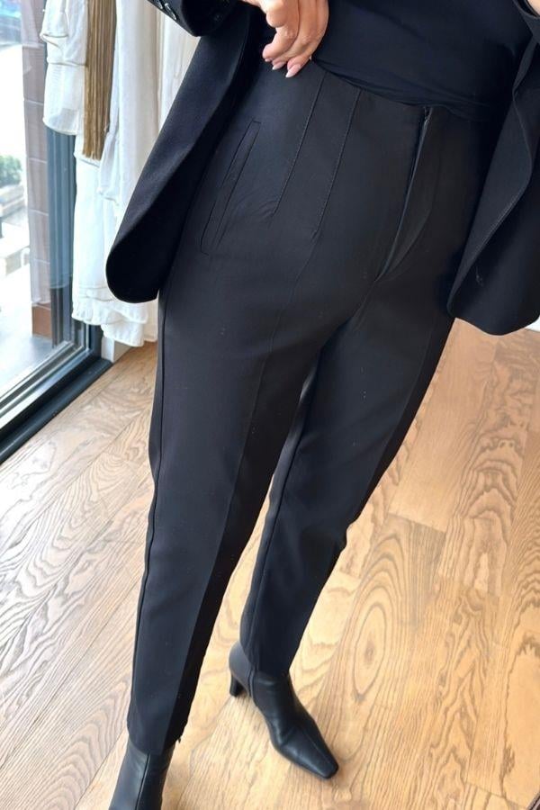 Siyah Yüksel Bel Beli Dikiş Detaylı Kumaş Pantolon