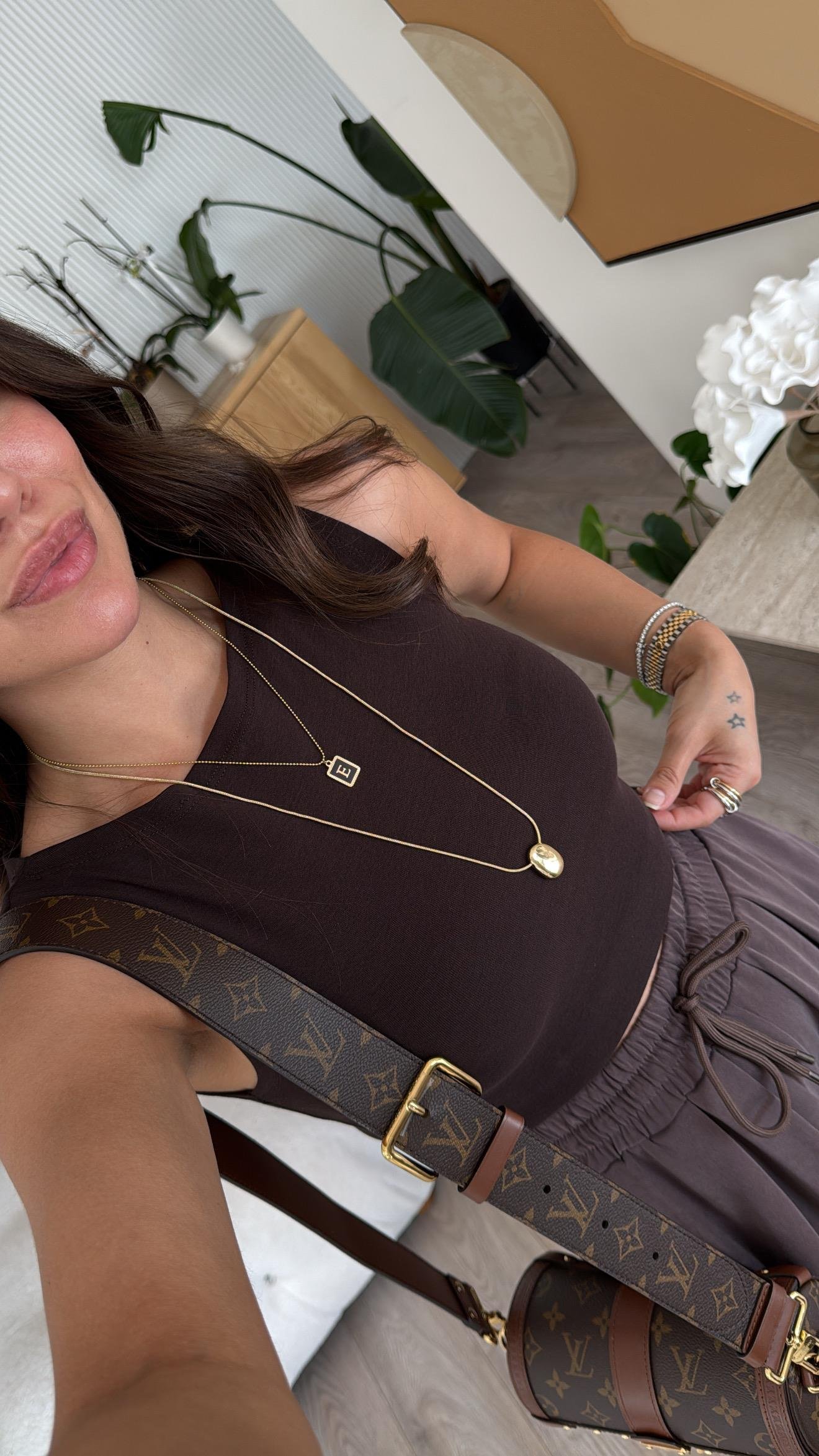 Acı Kahve Kayık Yaka Kolsuz Dilvin Bluz