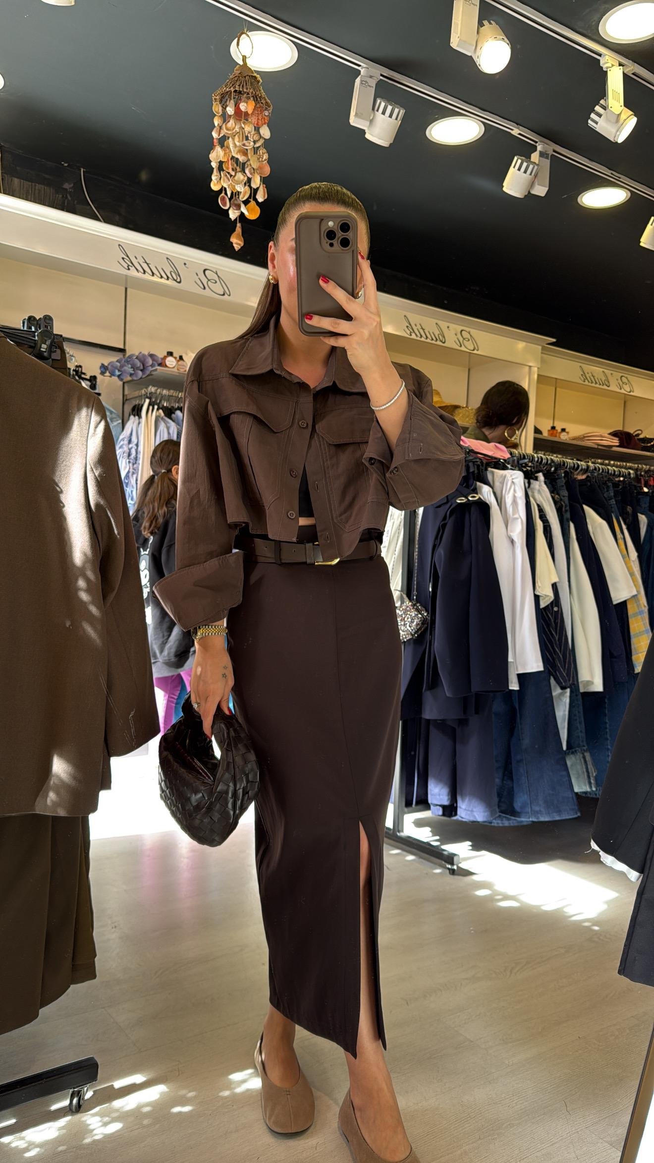 Acı Kahve Kendinden Kemerli Yırtmaçlı Midi Etek 