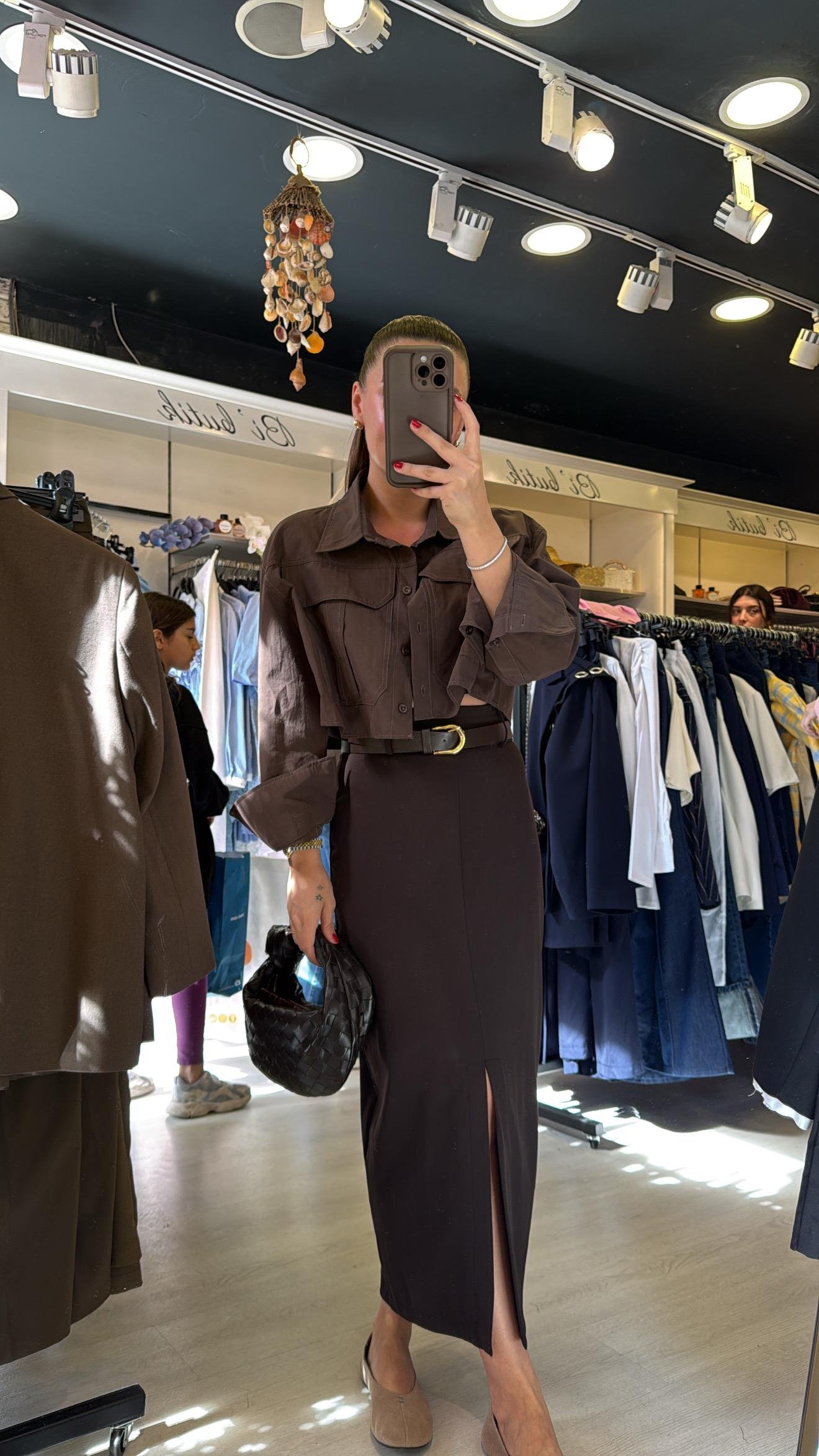 Acı Kahve Kendinden Kemerli Yırtmaçlı Midi Etek 