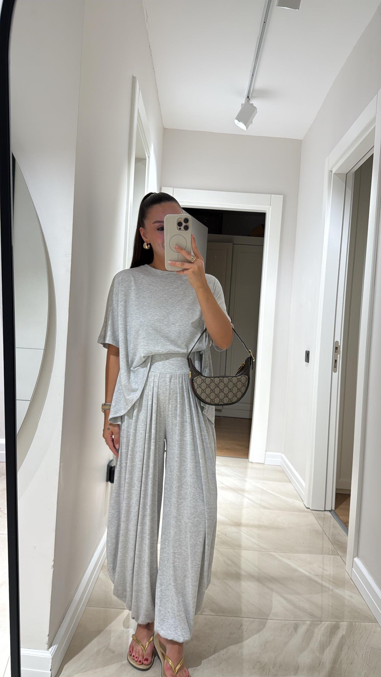 Açık Gri Bisiklet Yaka Şalvar Pantolon Takım 