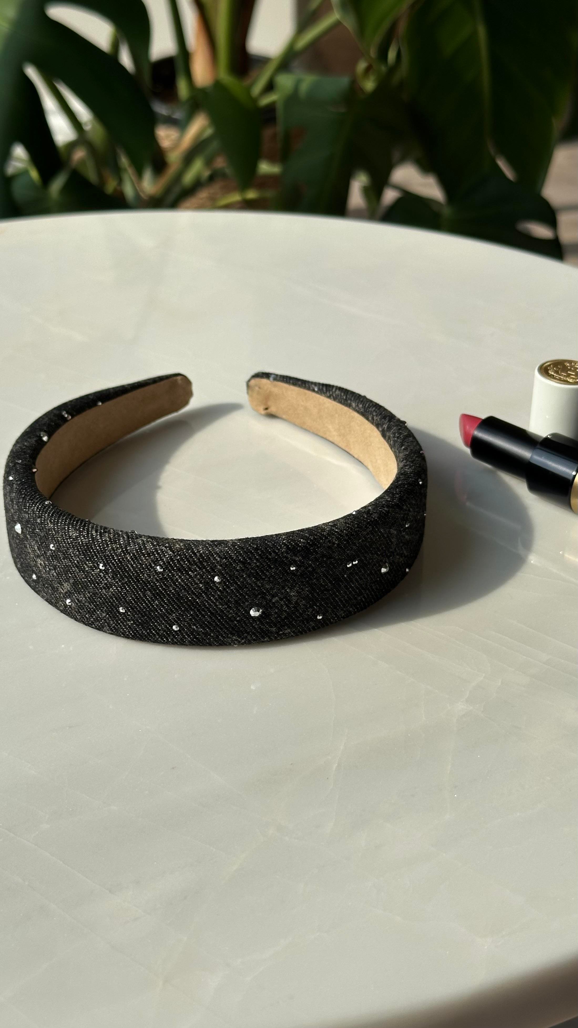 Antrasit Eskitmeli Taşlı Taç