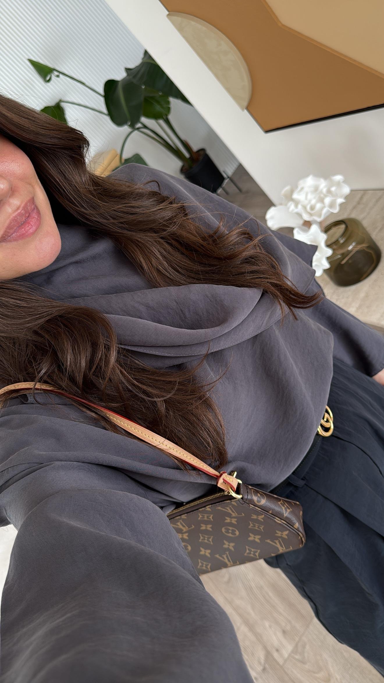 Antrasit Fular Detaylı Tensel Bluz 