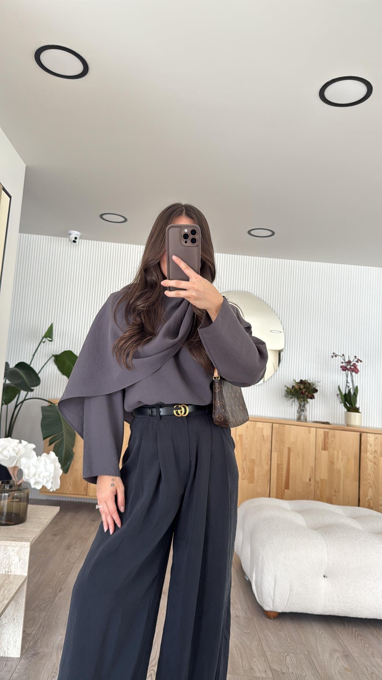 Antrasit Fular Detaylı Tensel Bluz 