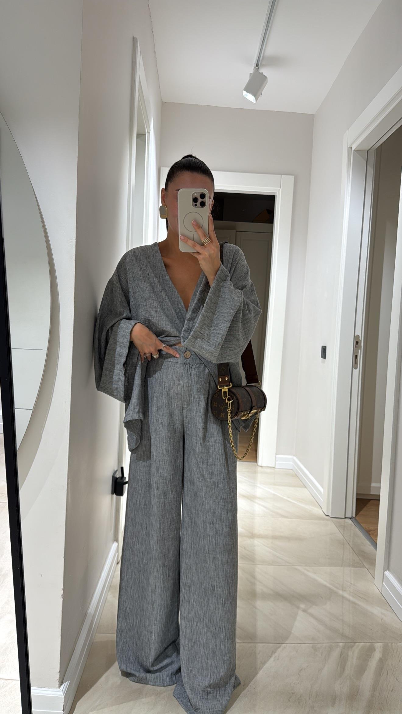 Gri Tek Düğme Detaylı Bluz Pantolon Takım