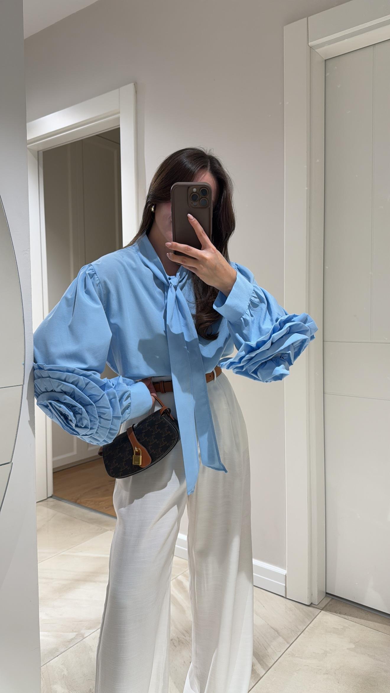 Bebe Mavi Gül Detaylı Yaka Bağlamalı Marka Model Gömlek