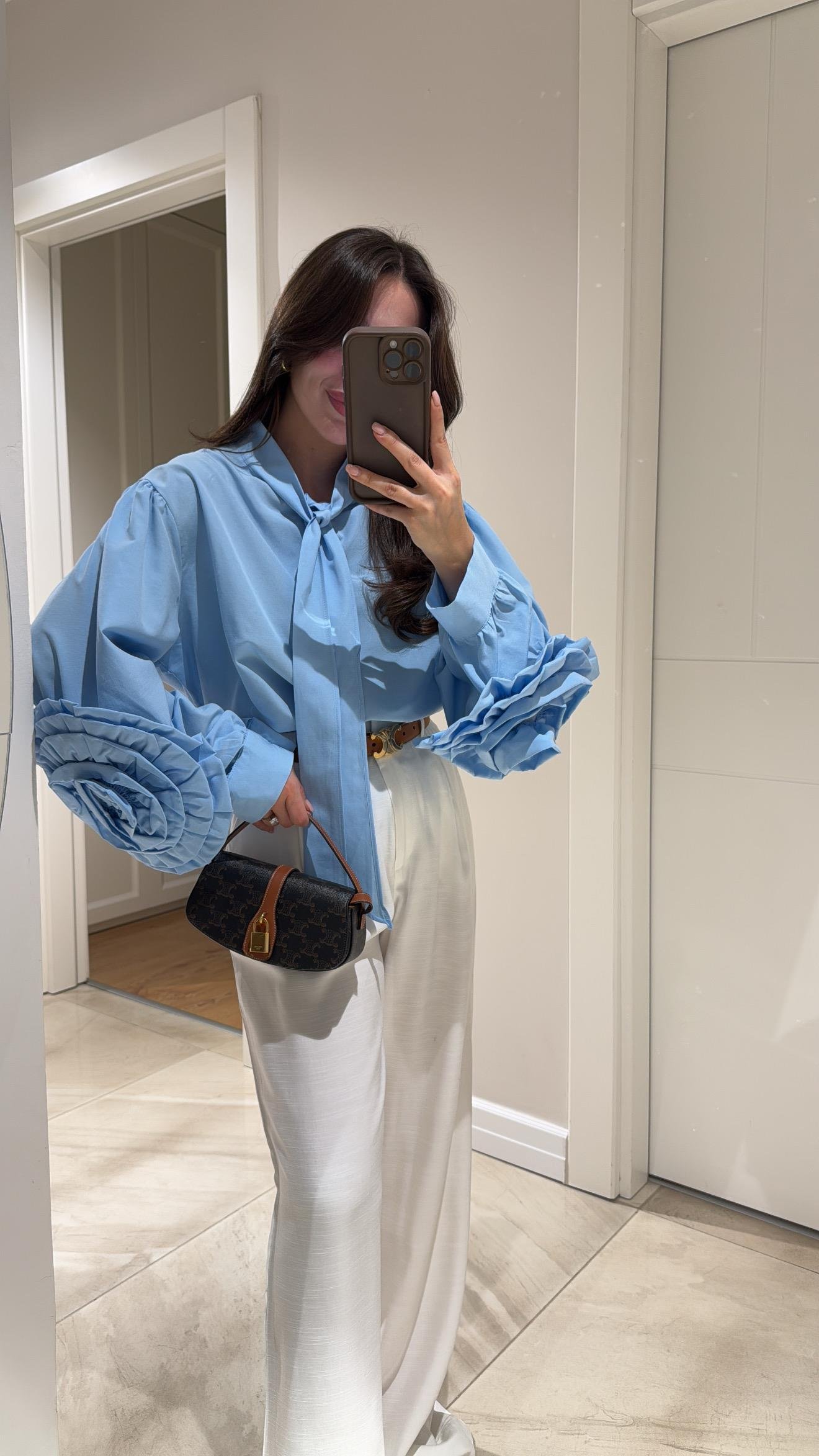 Bebe Mavi Gül Detaylı Yaka Bağlamalı Marka Model Gömlek