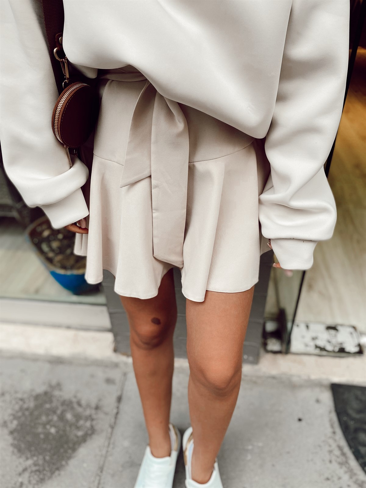 Bej Beli Kuşaklı Şortlu Etek