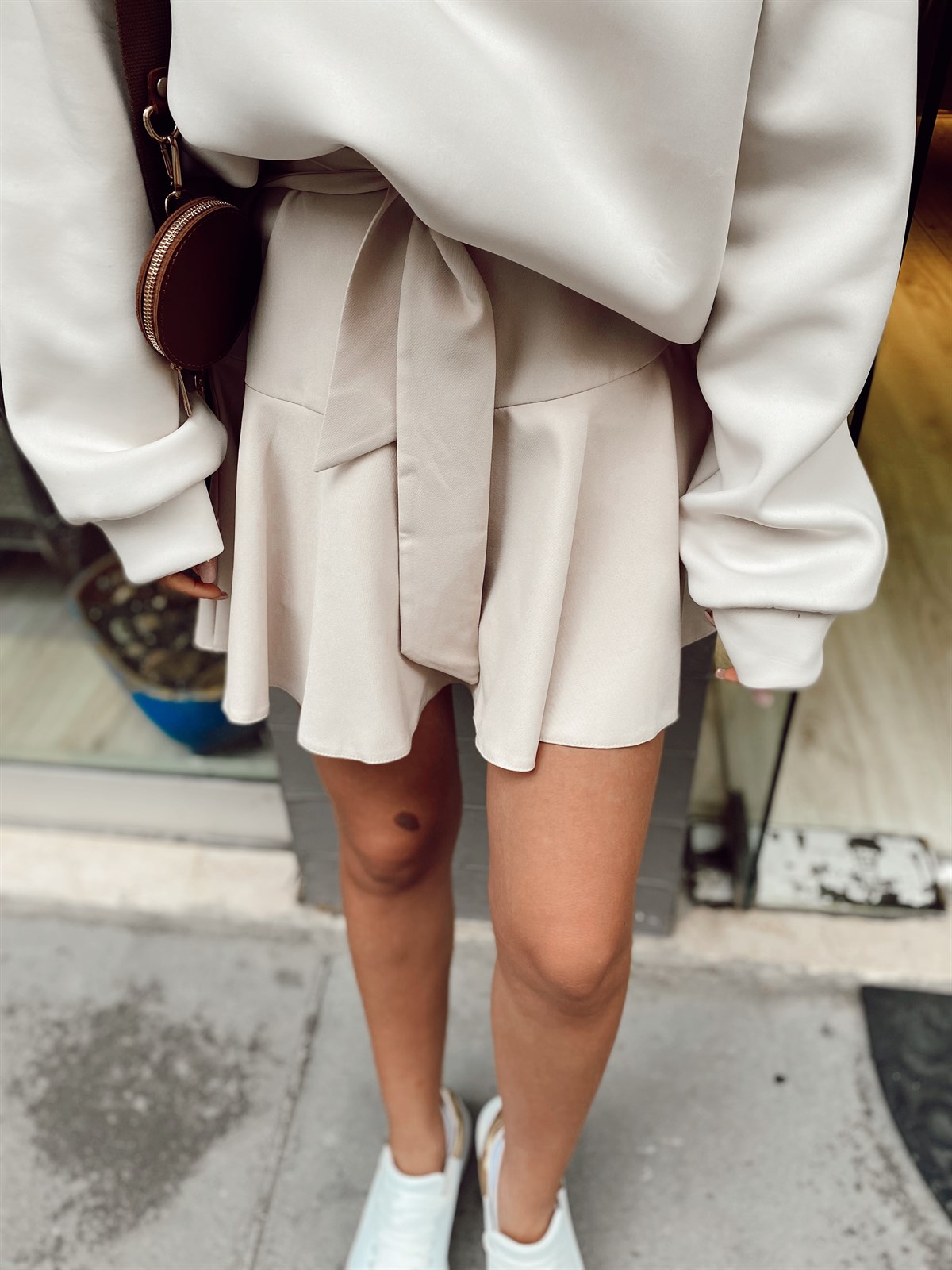 Bej Beli Kuşaklı Şortlu Etek