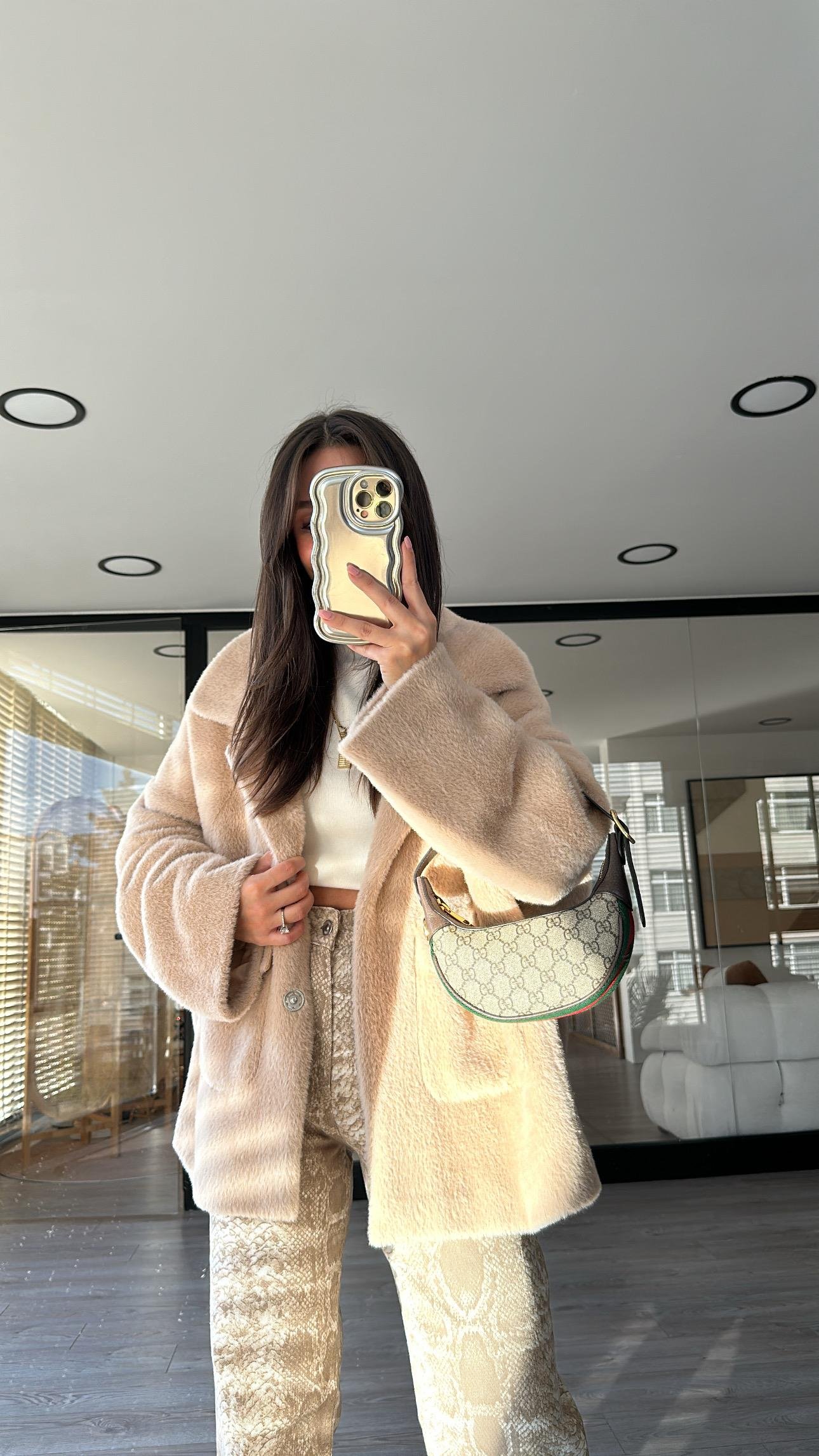 Bej Çift Cepli Peluş Mont 