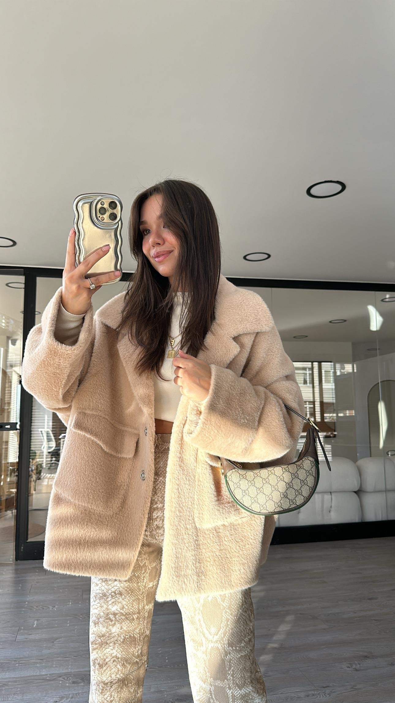 Bej Çift Cepli Peluş Mont 