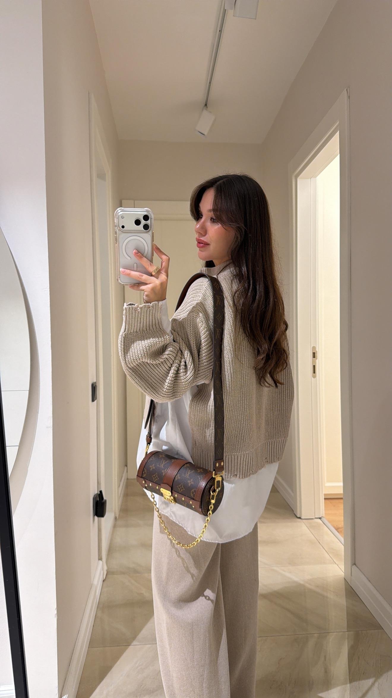 Bej Gömlek Detaylı Triko Pantolon Takım 