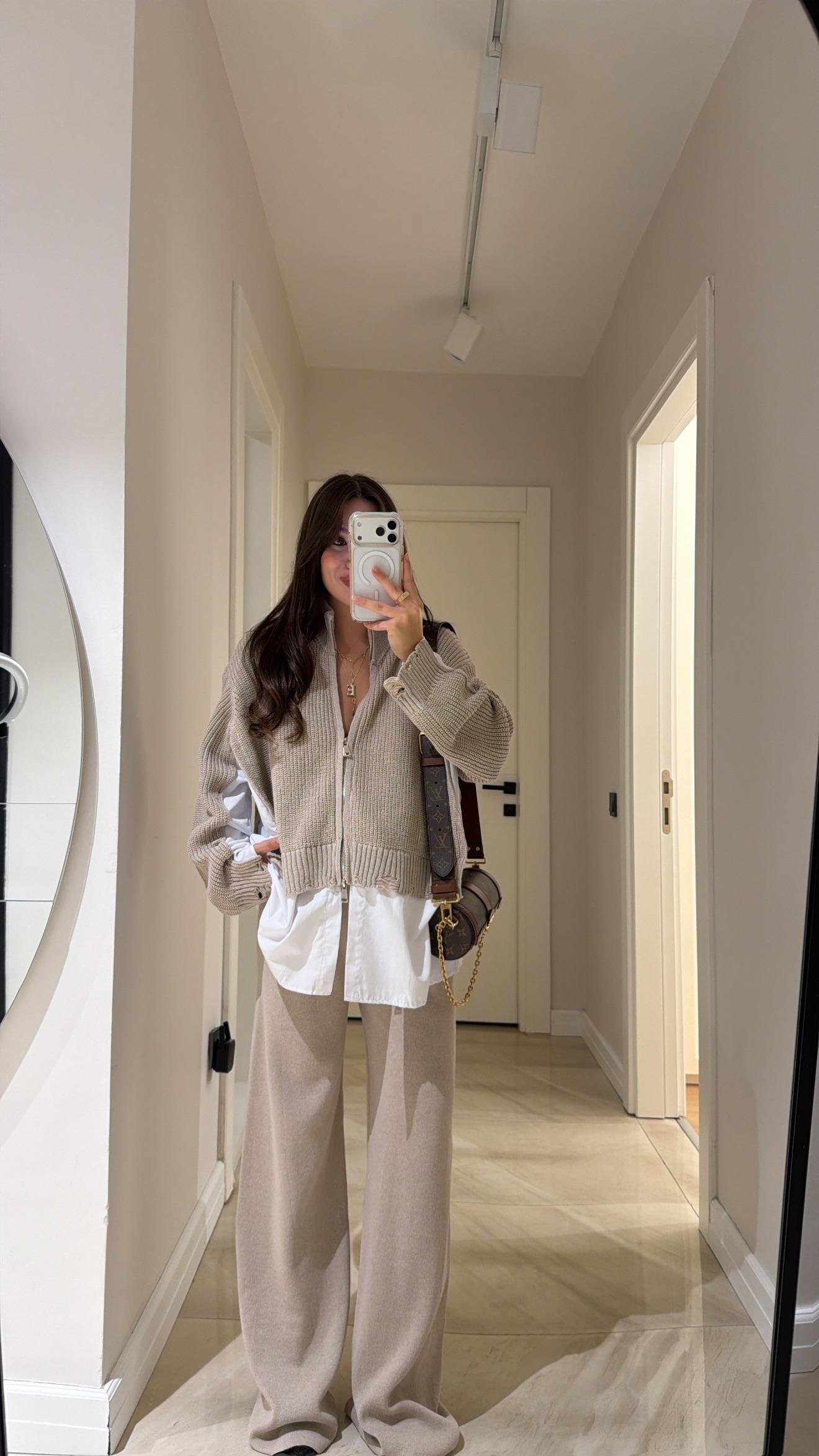 Bej Gömlek Detaylı Triko Pantolon Takım 