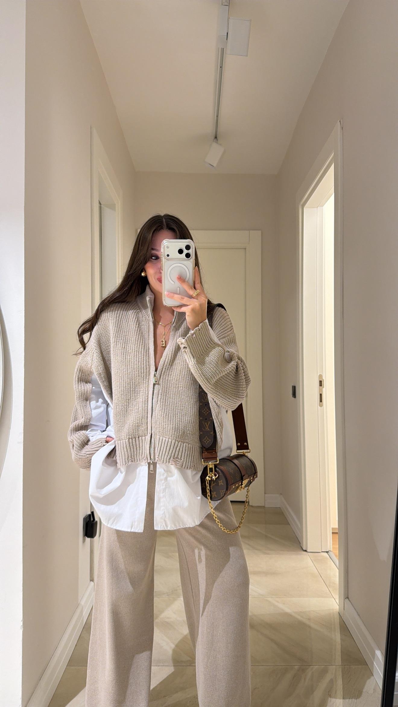 Bej Gömlek Detaylı Triko Pantolon Takım 