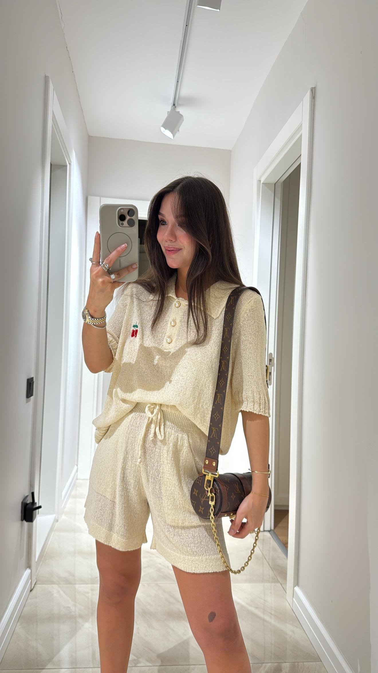 Bej Kiraz Detaylı Triko Bluz