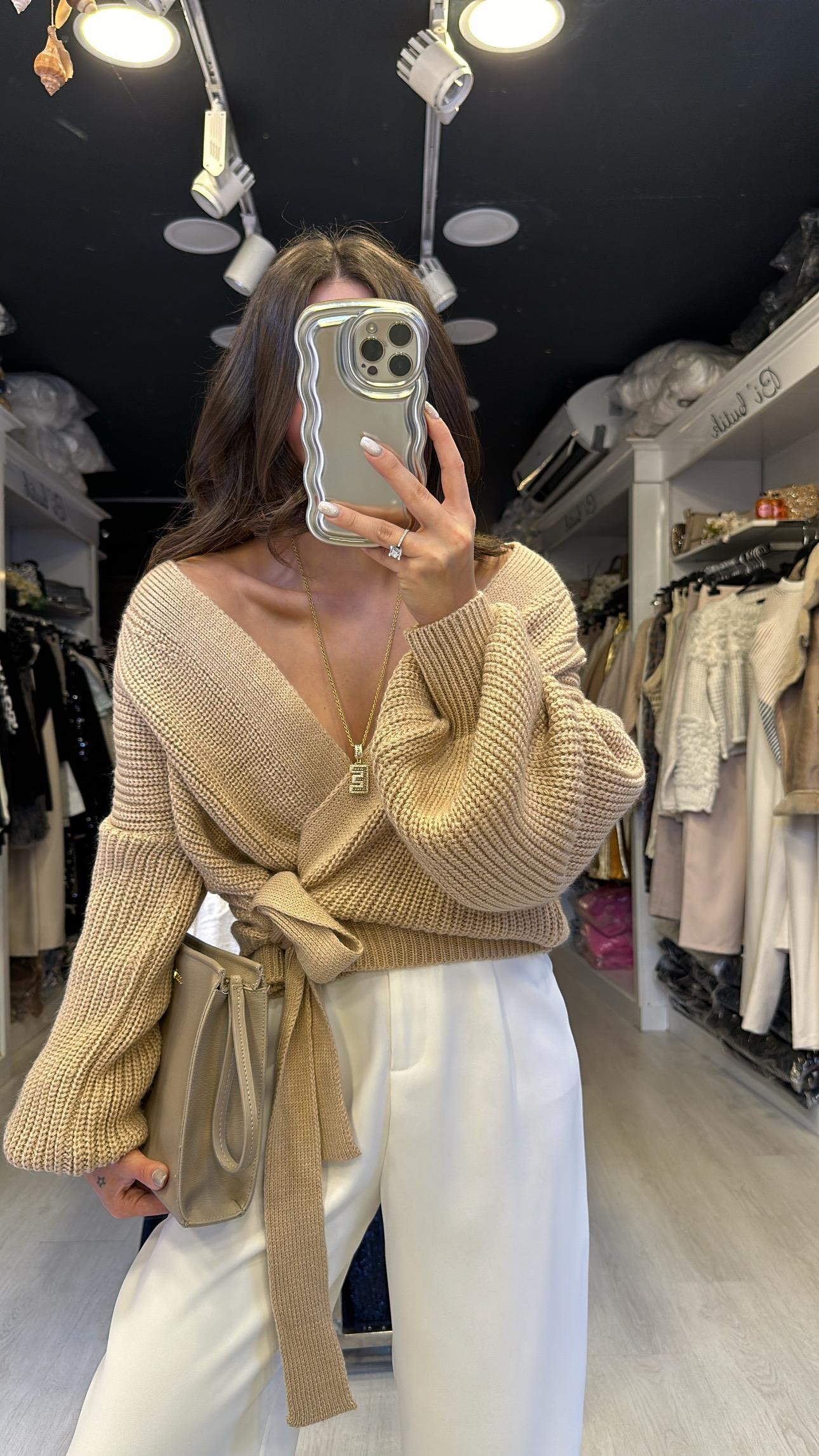 Bej Bağlama Detaylı Hırka 