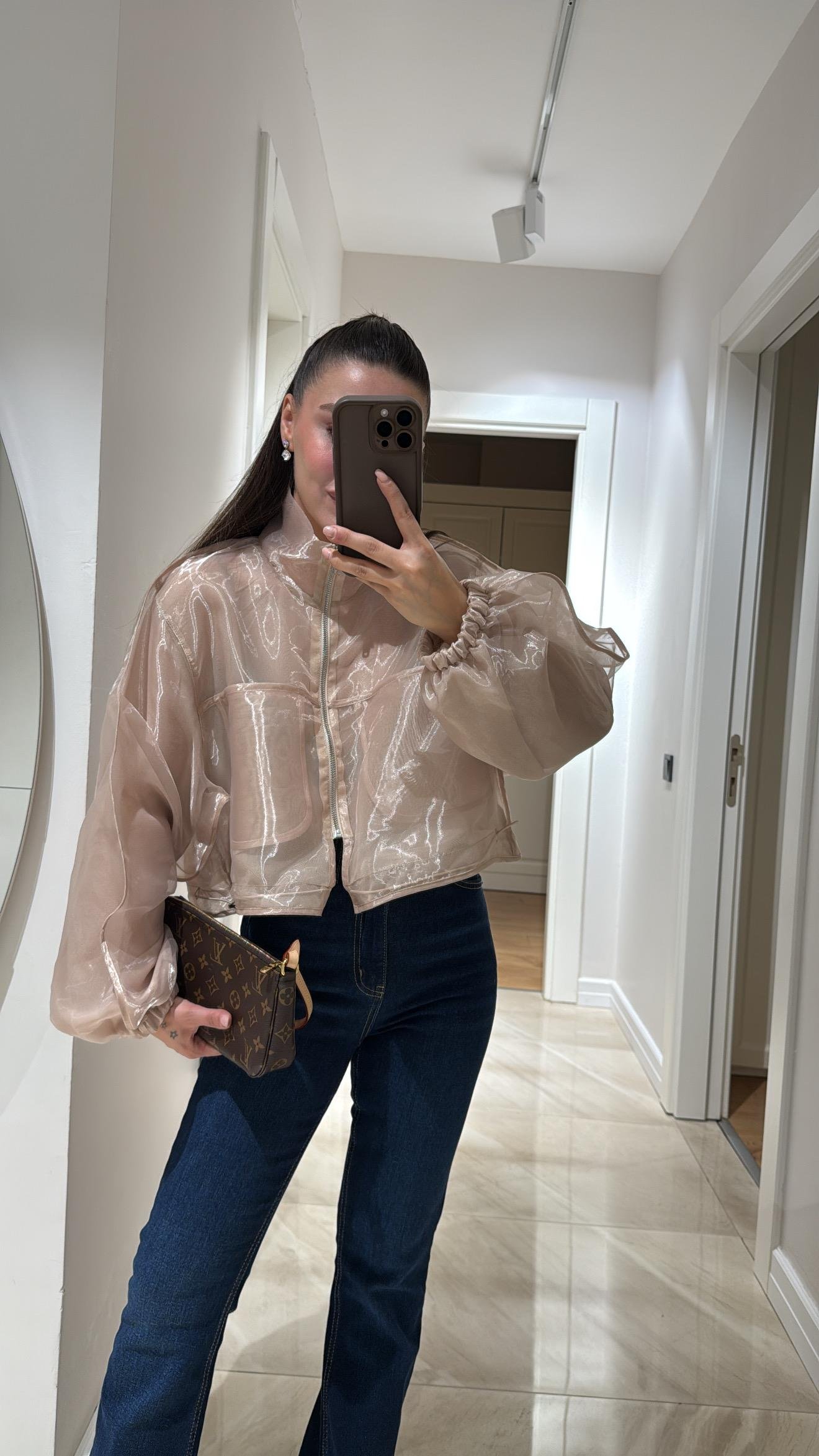 Bej Lastikli Ön Fermuarlı Tül Ceket 