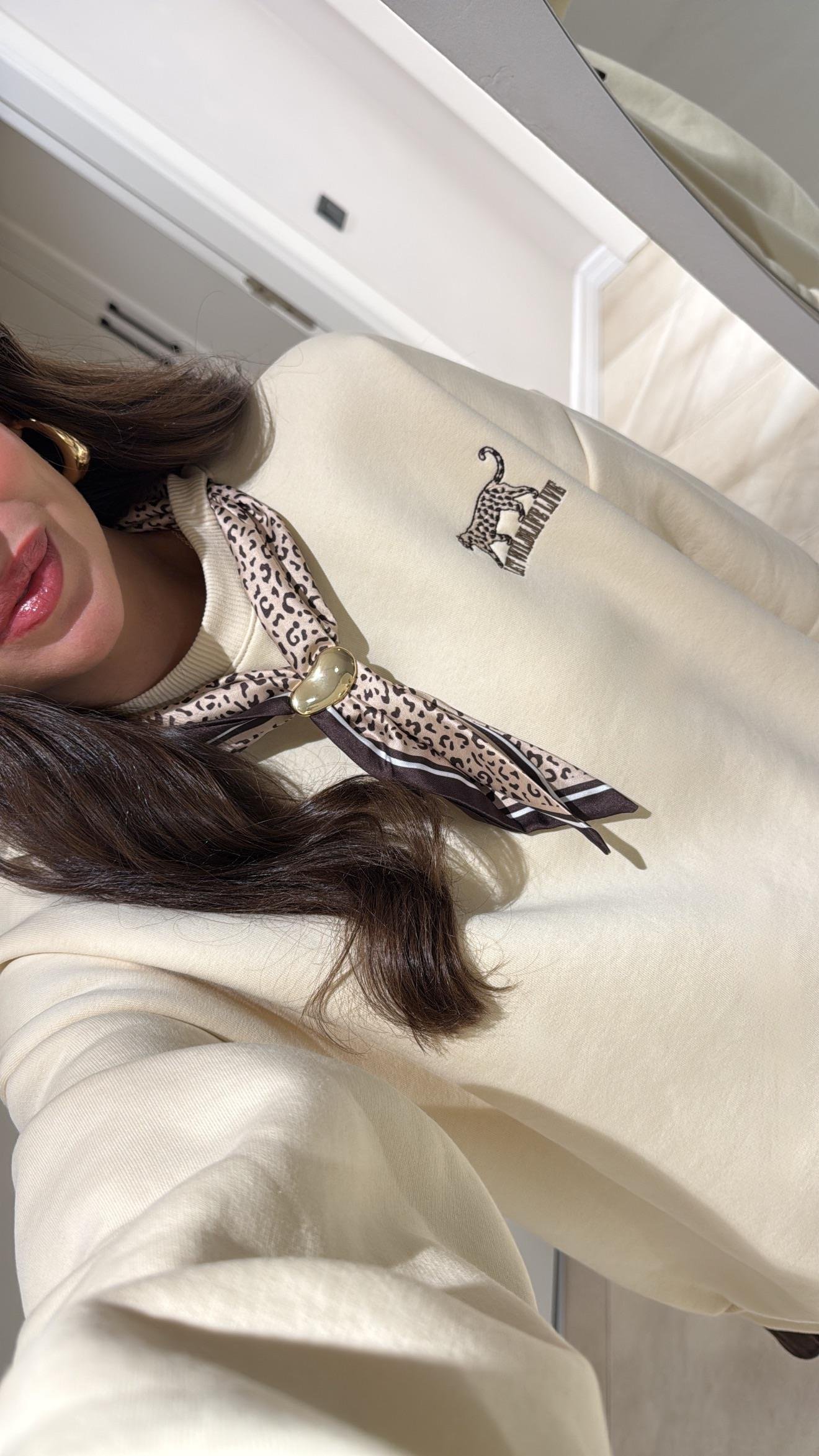 Bej Leopar Baskılı Fularlı Sweat