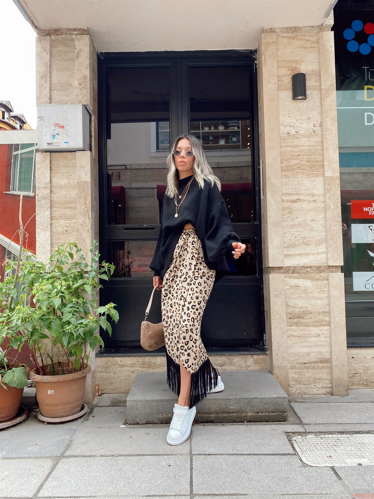 Bej Leopar Püskülü Ön Yırtmaçlı Etek 