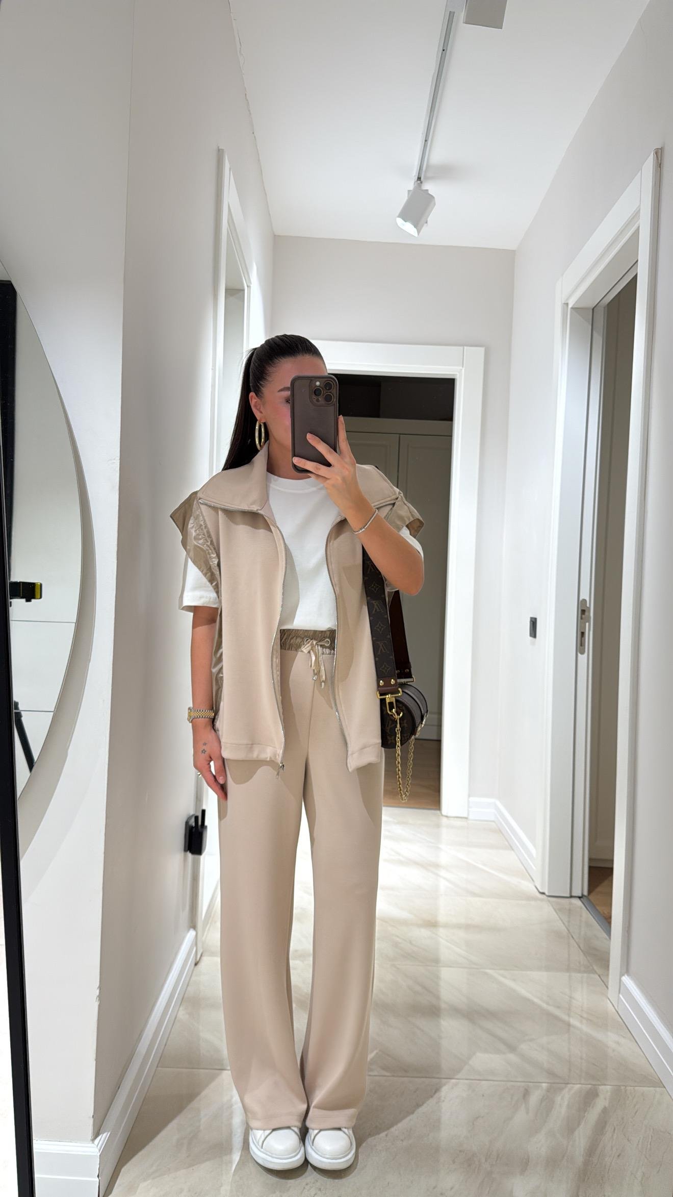 Bej Paraşüt Kumaş Detaylı Marka Model Takım