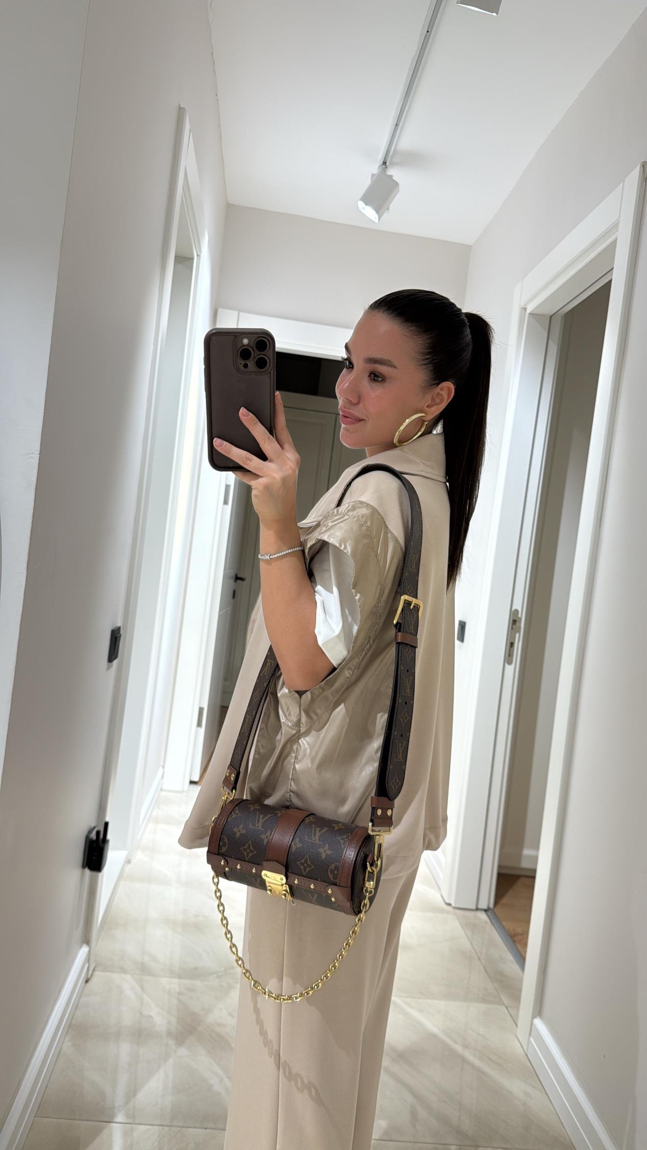 Bej Paraşüt Kumaş Detaylı Marka Model Takım