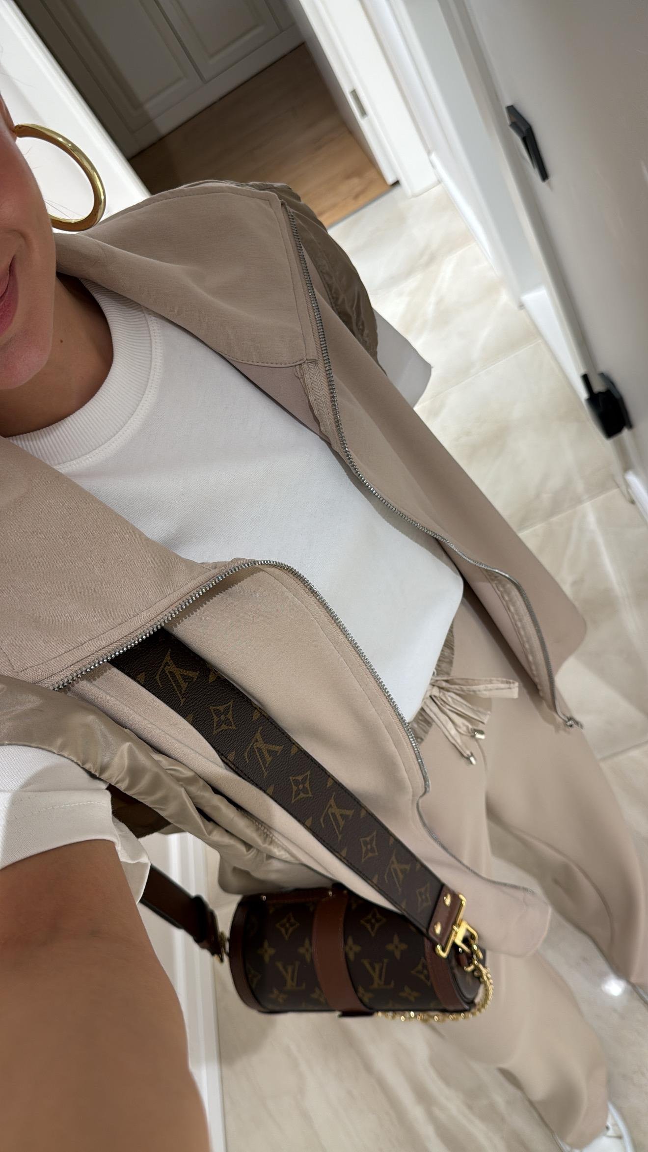 Bej Paraşüt Kumaş Detaylı Marka Model Takım