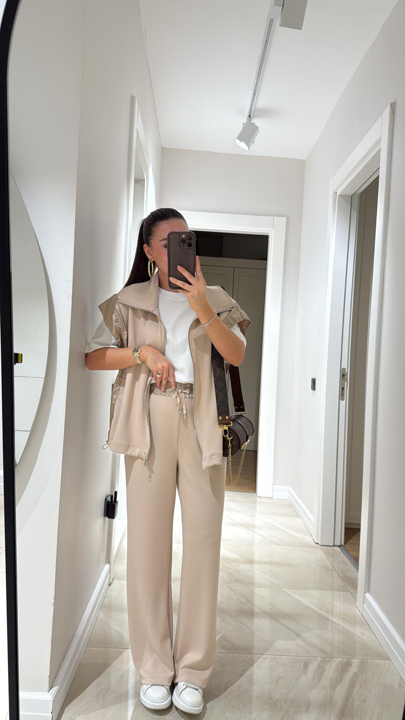 Bej Paraşüt Kumaş Detaylı Marka Model Takım