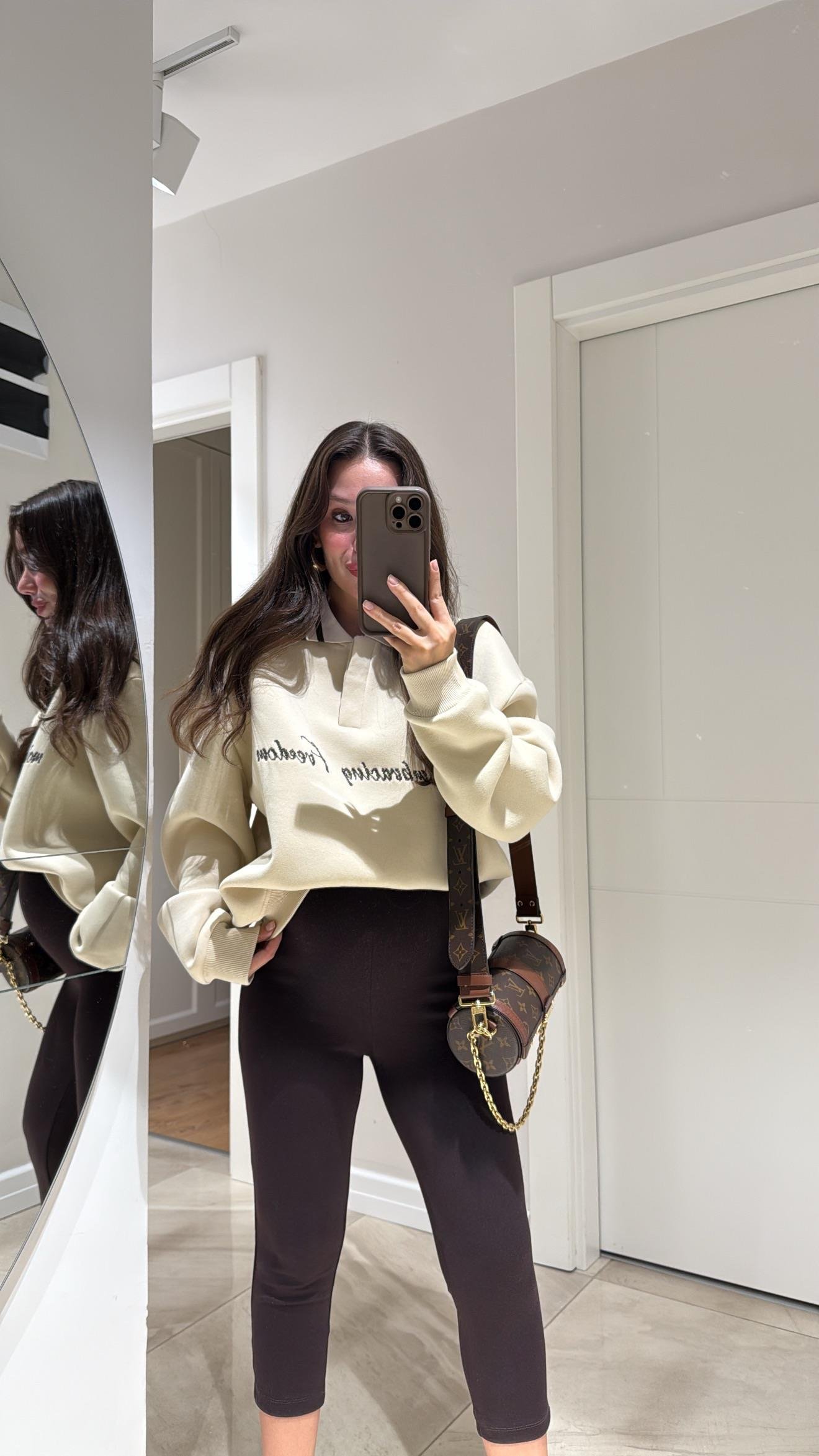 Bej Polo Yaka Yazı İşlemeli Sweatshirt