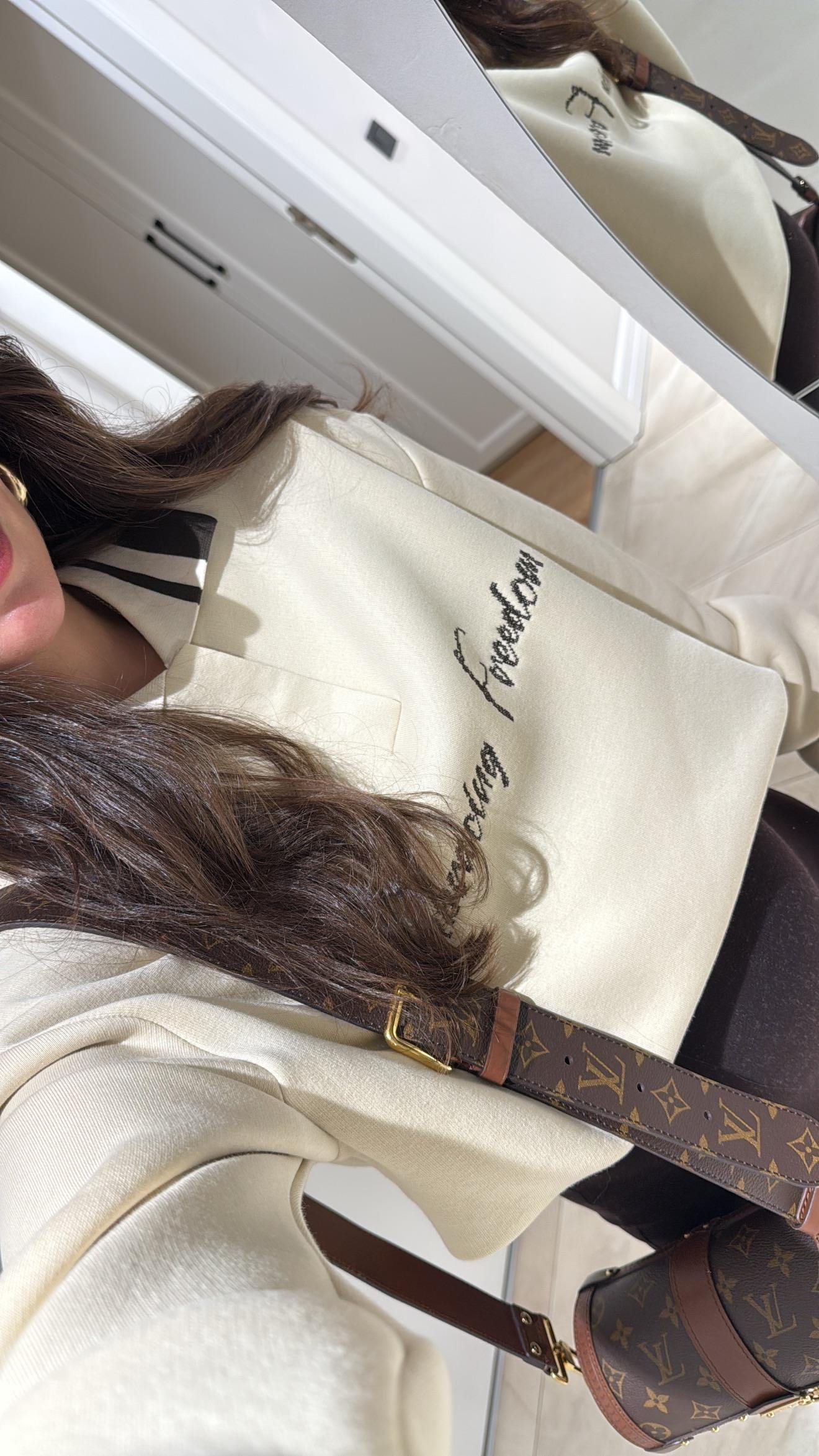 Bej Polo Yaka Yazı İşlemeli Sweatshirt