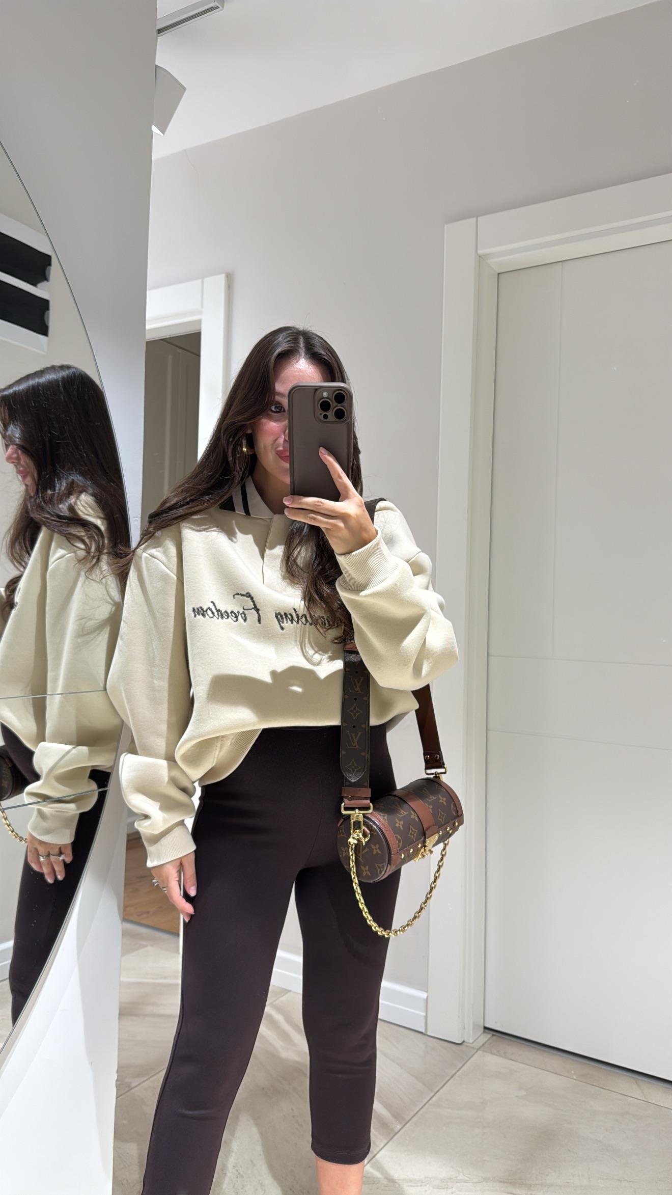 Bej Polo Yaka Yazı İşlemeli Sweatshirt