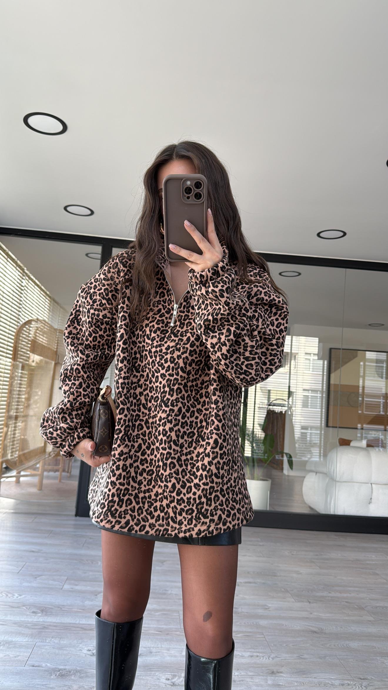 Bej Siyah Leopar Desen Ön Fermuarlı Sweat 
