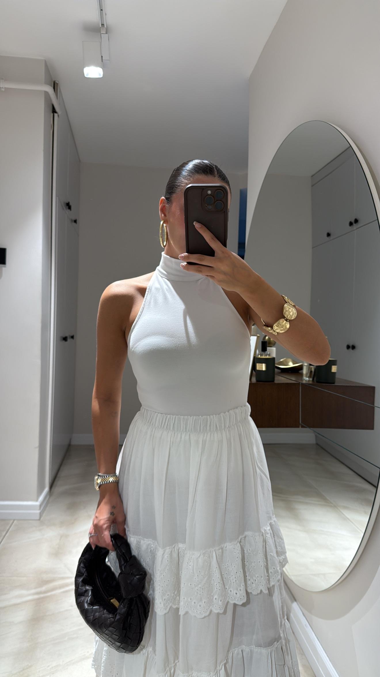 Beyaz Balıkçı Yaka Sıfır Kol Bluz 