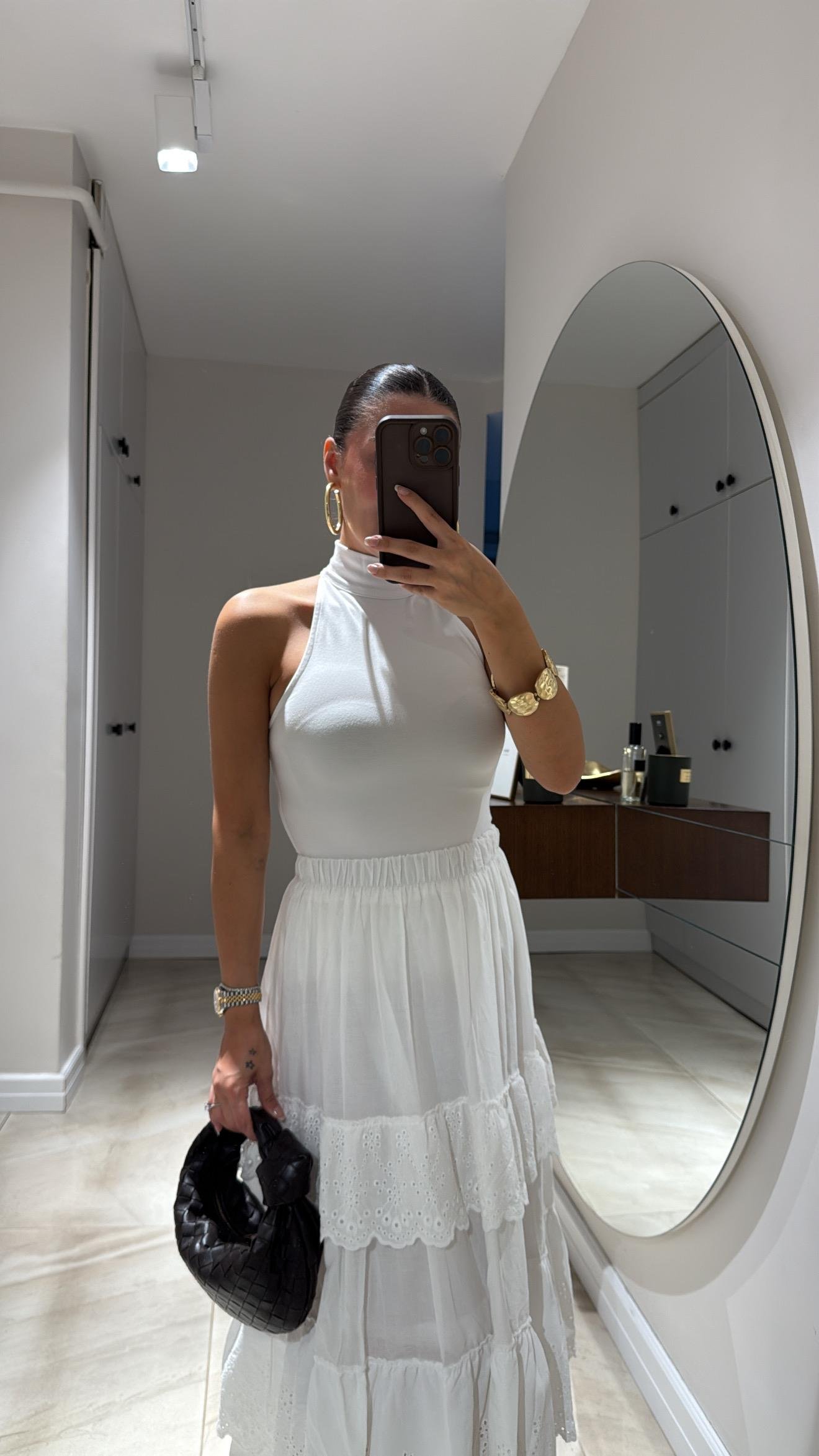 Beyaz Balıkçı Yaka Sıfır Kol Bluz 