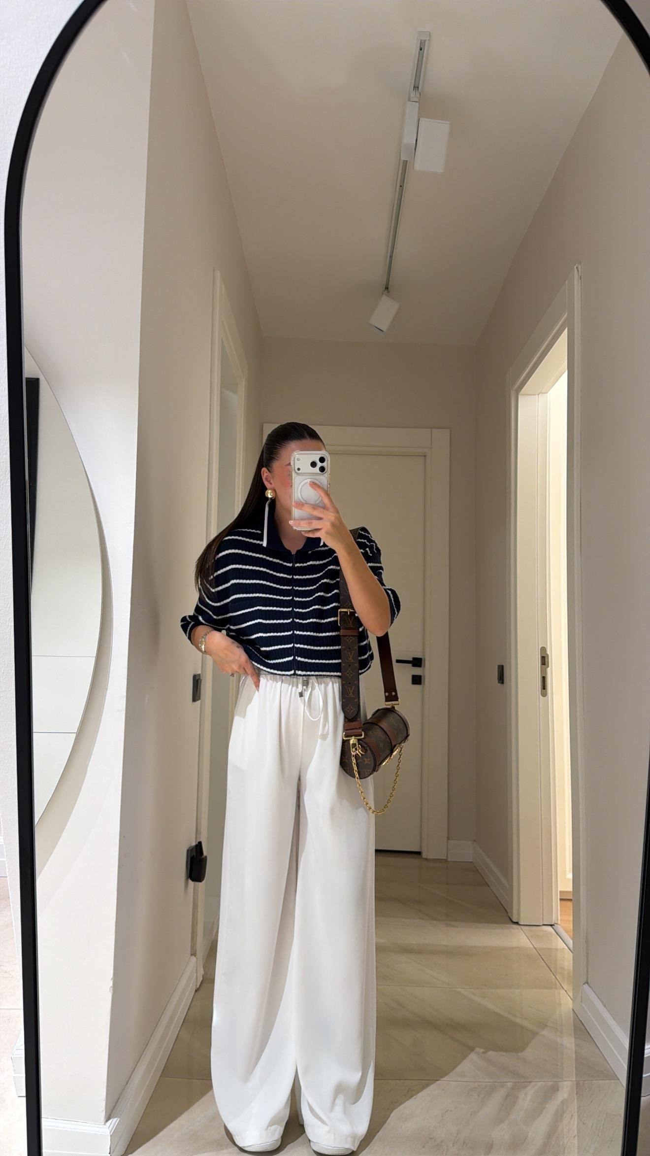 Beyaz Bel Lastikli Saten Bol Pantolon