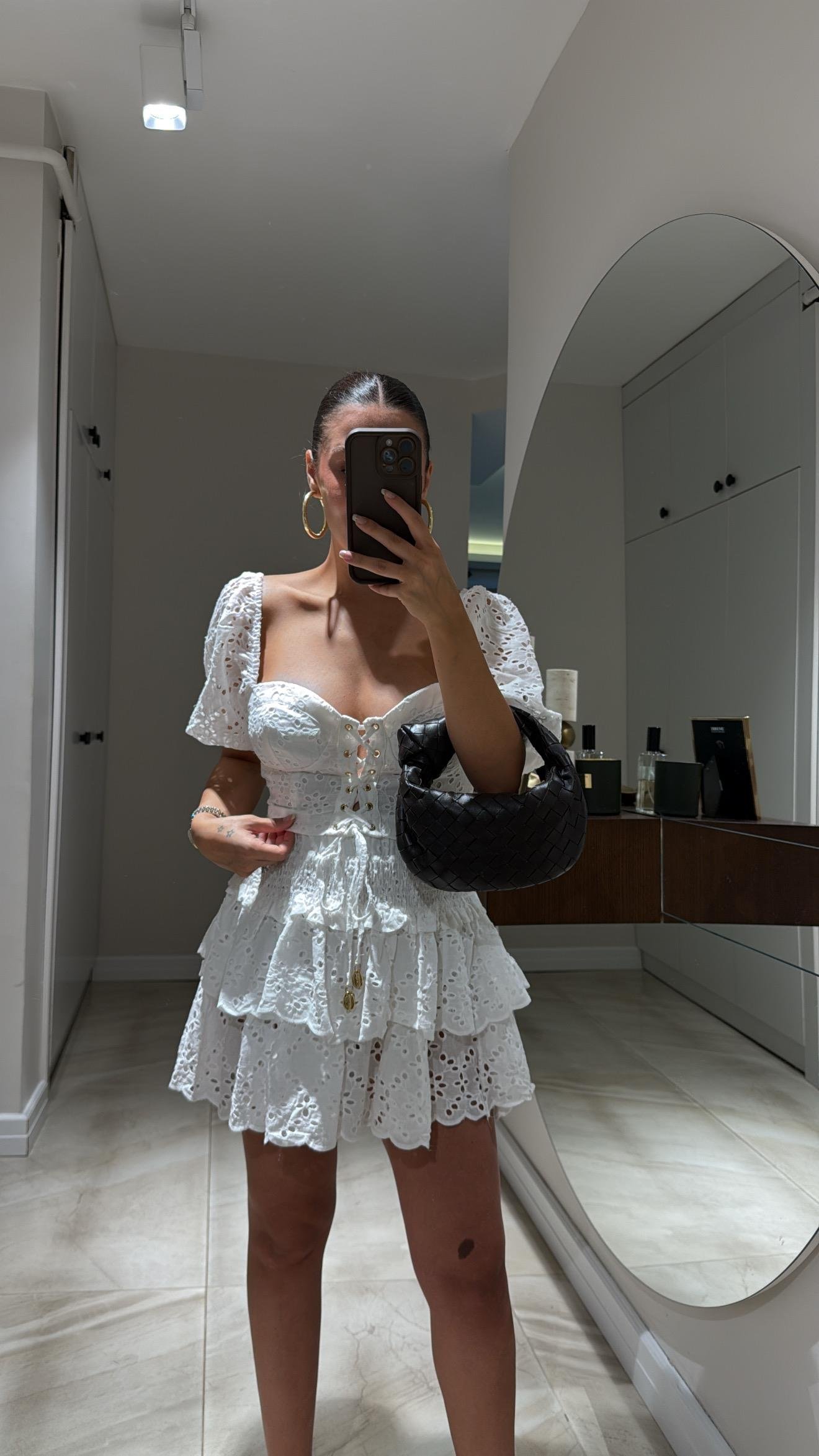 Beyaz Beli Lastikli Volanlı Fisto Etek 