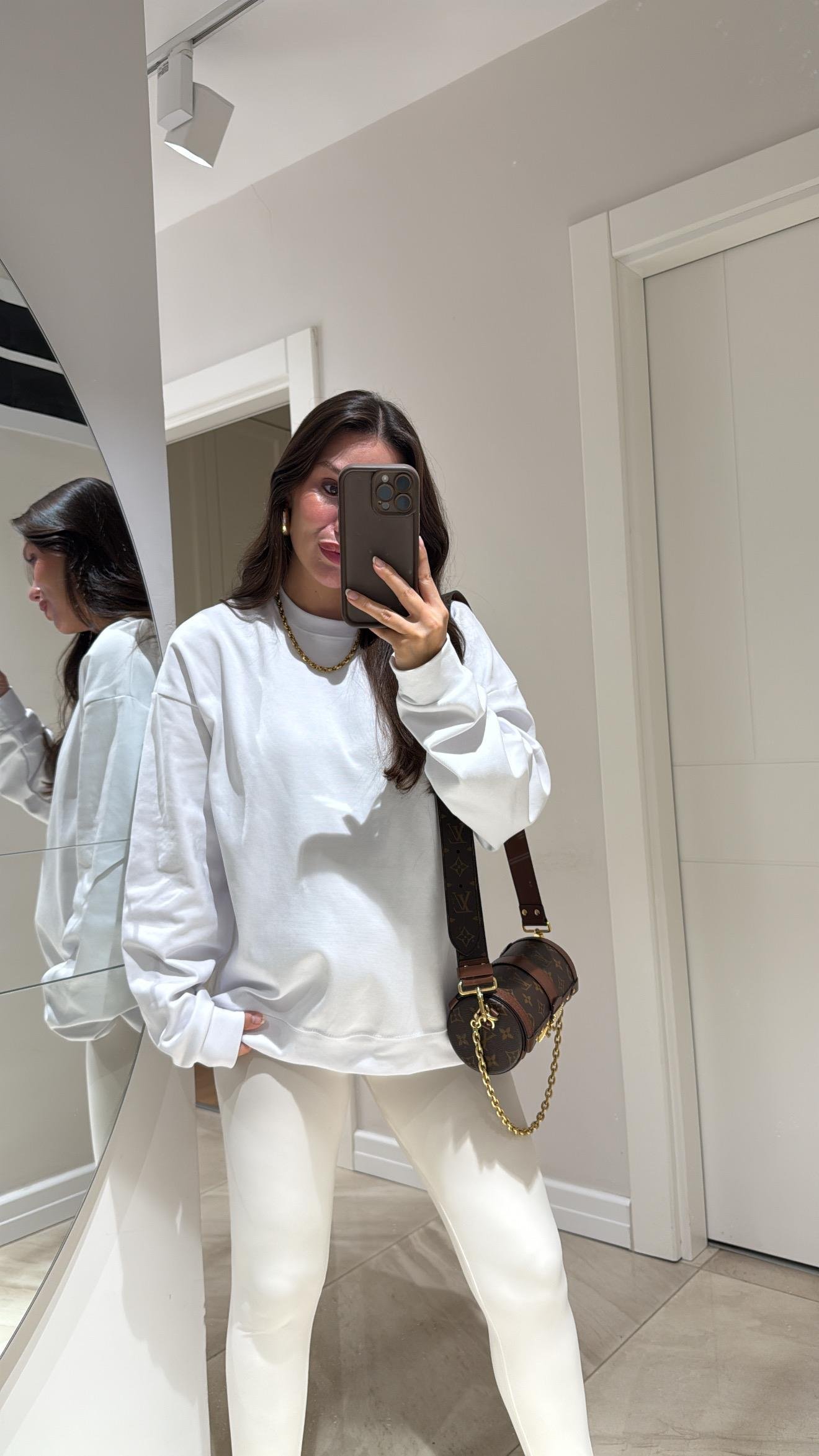 Beyaz Bisiklet Yaka İnce Sweatshirt