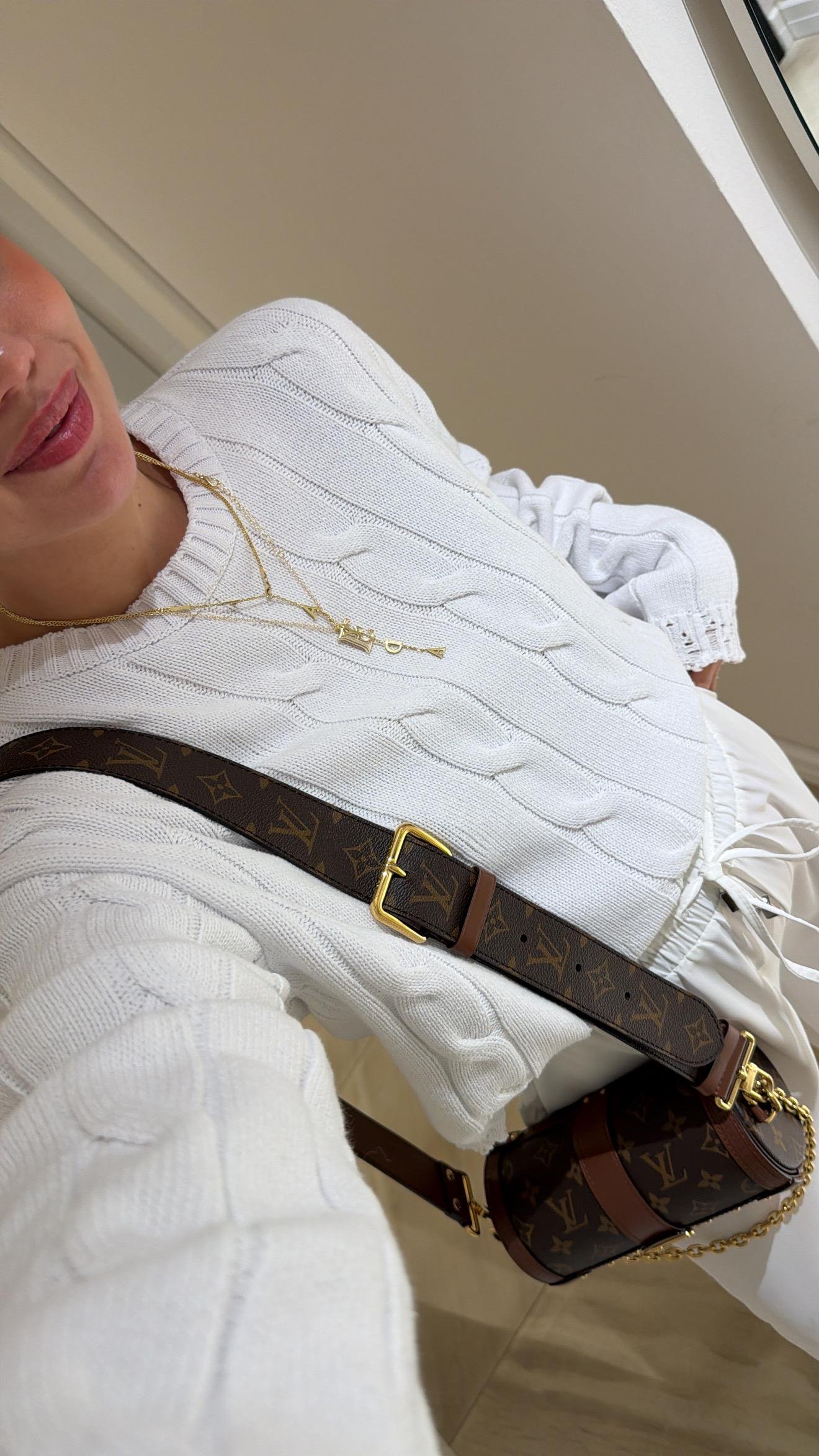 Beyaz Bisiklet Yaka Örgü Detaylı Marka Model Kazak