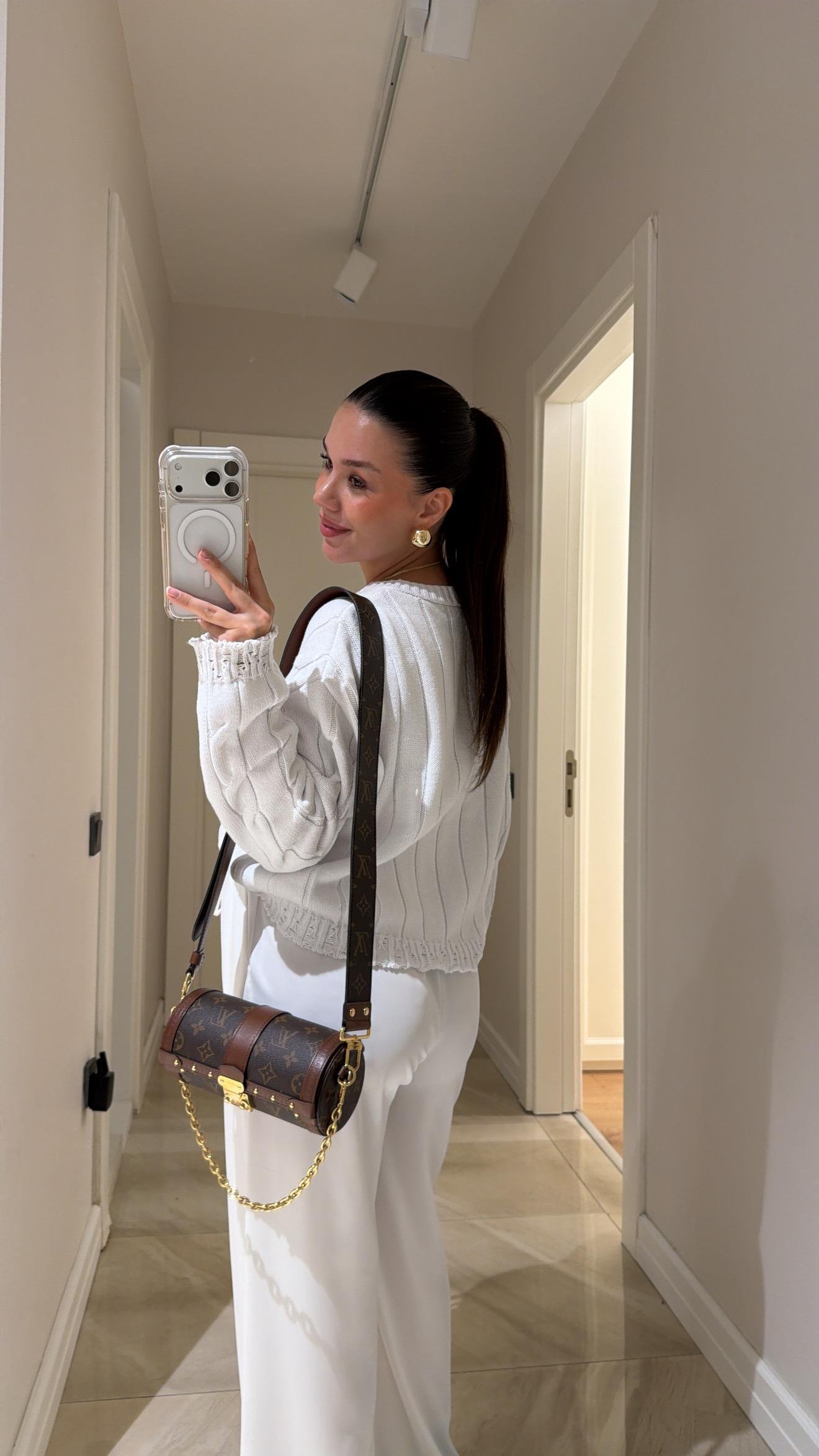 Beyaz Bisiklet Yaka Örgü Detaylı Marka Model Kazak