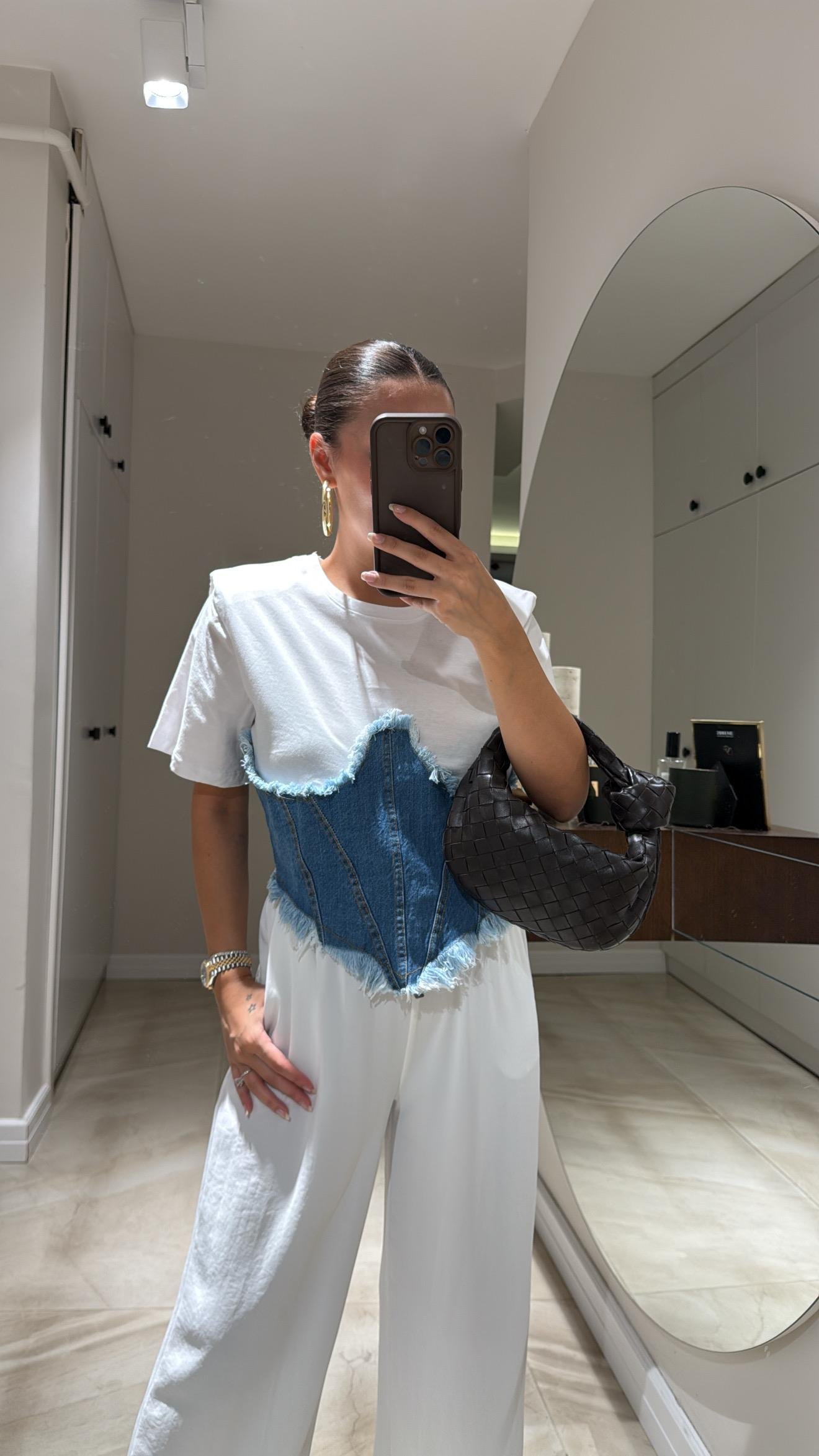 Beyaz Jean Korse Detaylı Vatkalı Bluz 