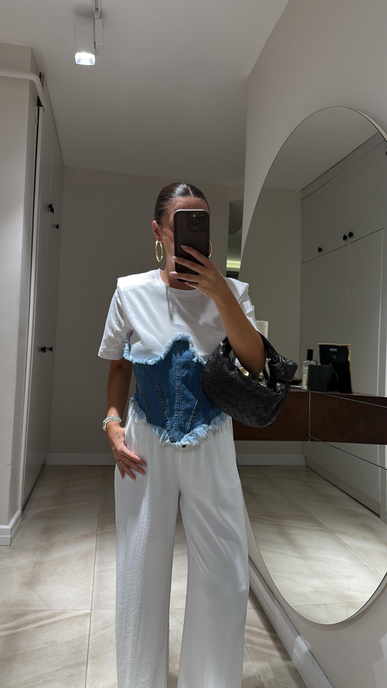 Beyaz Jean Korse Detaylı Vatkalı Bluz 