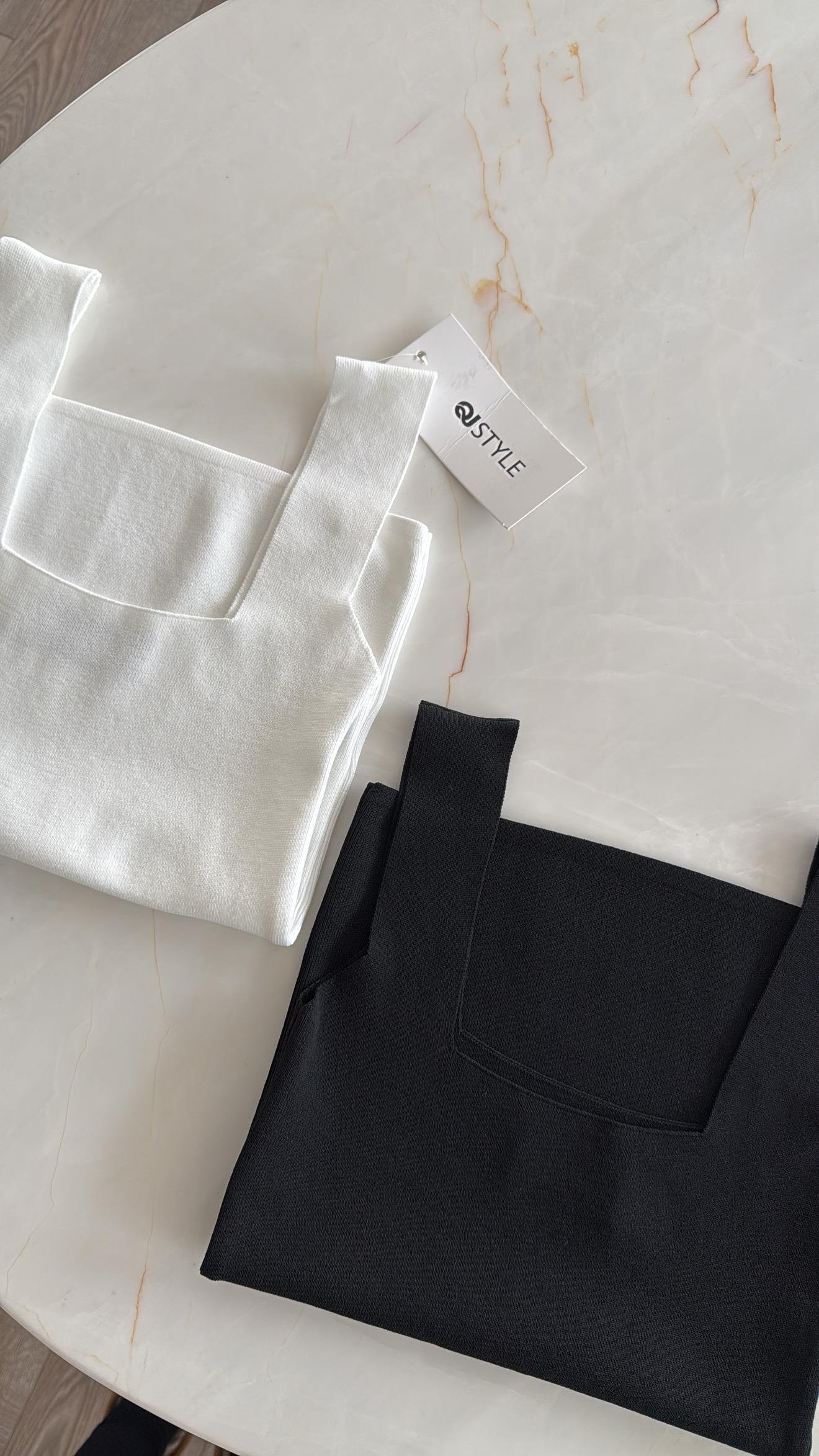 Beyaz Kare Yaka Triko Atlet