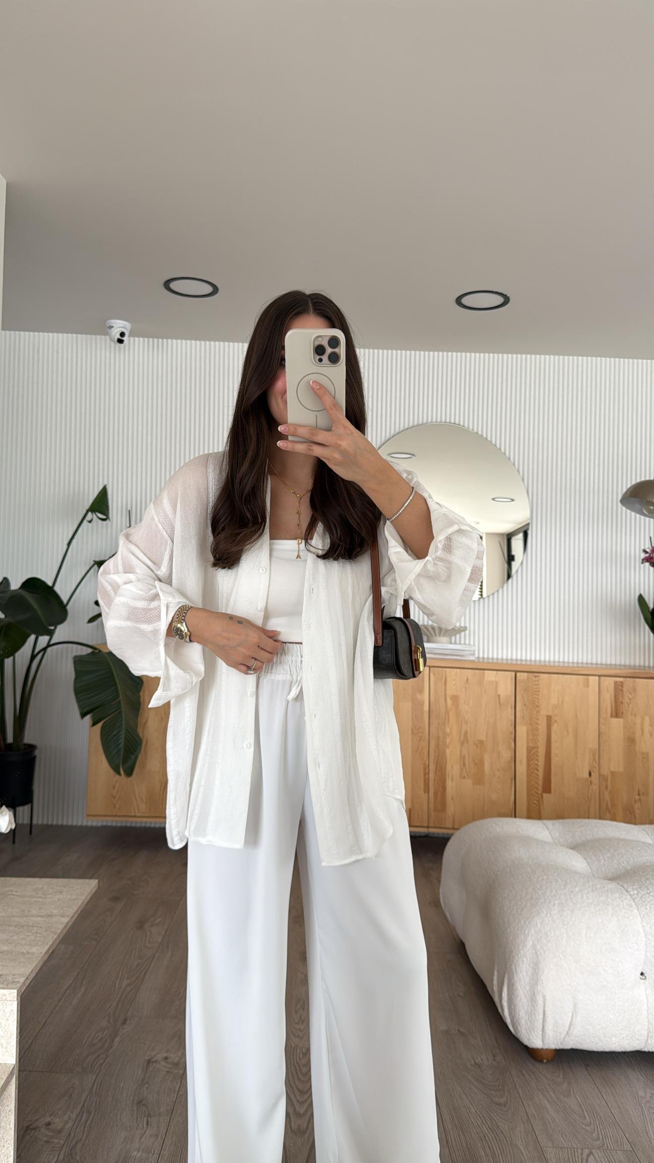 Beyaz Kendinden Desenli Transparan Gömlek