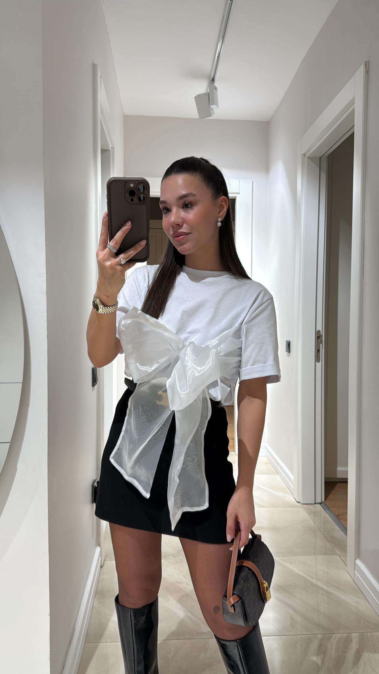 Beyaz Kurdele Detaylı Kısa Kol Tshirt