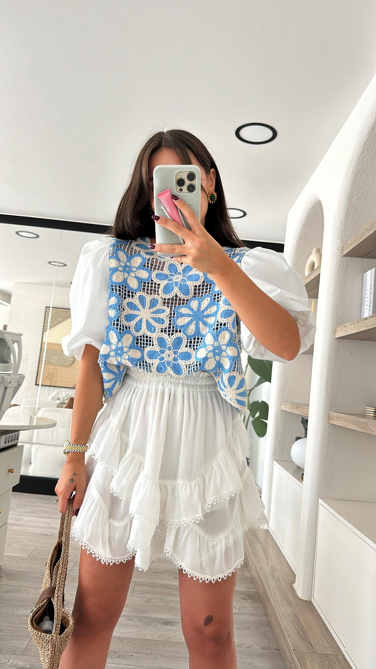 Beyaz Mavi Dantel İşlemeli Balon Kol Bluz